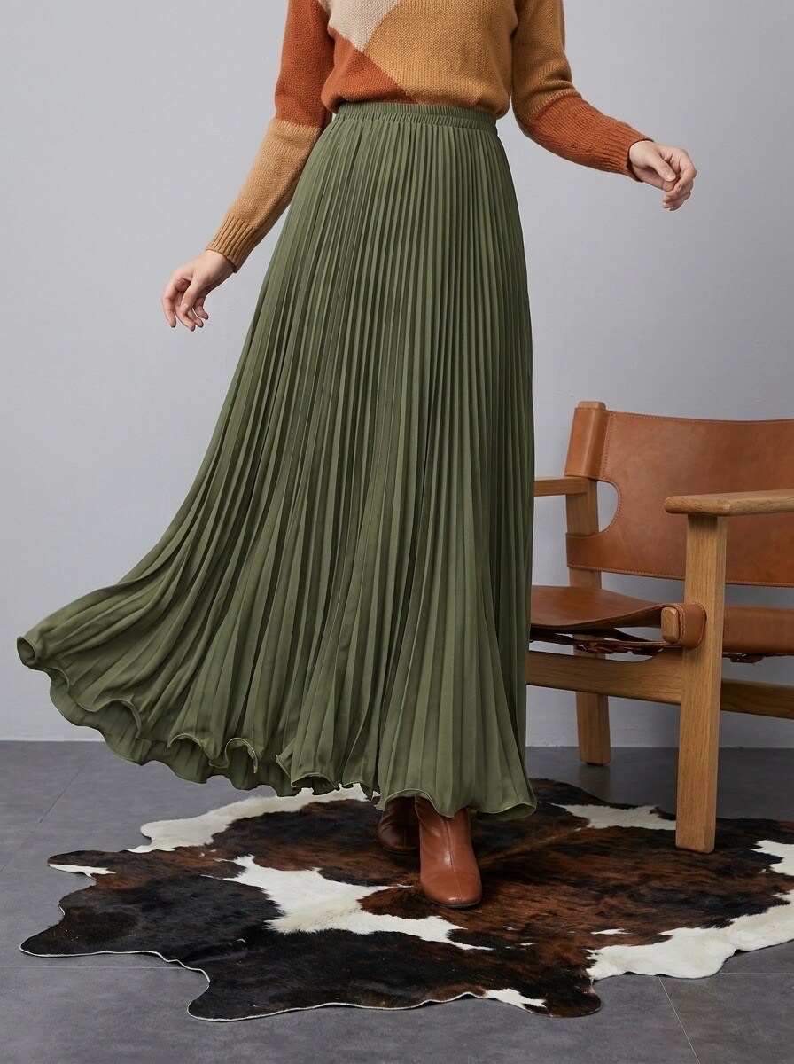Großhändler LAFÉEROSE - Langer plissierter fließender Chiffonrock mit sehr ausgestelltem 'Volant' - schick und elegant