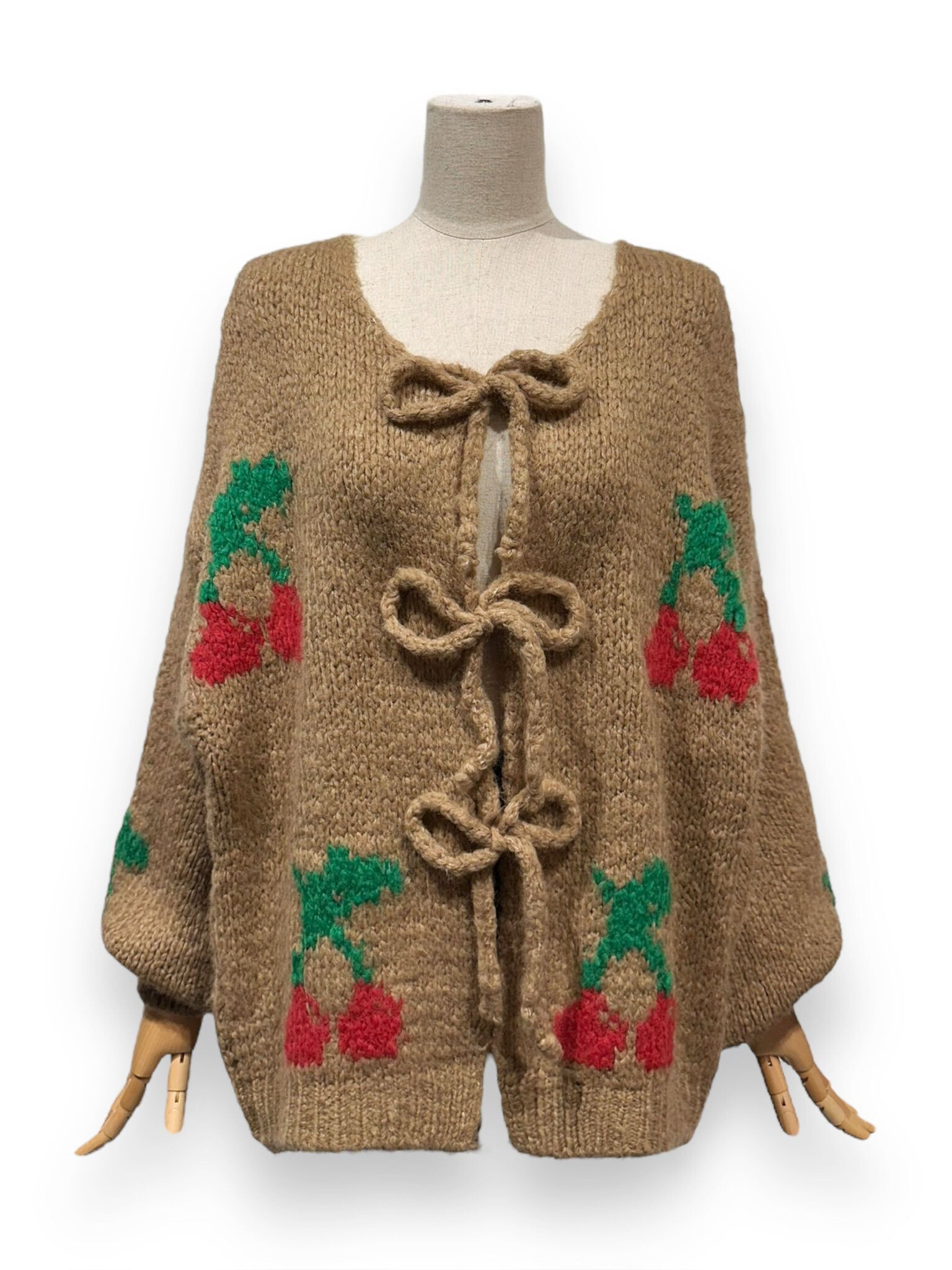 Grossiste LAFÉEROSE - PULL GILET CARDIGAN LAINE TOUT DOUX CERISE À NOEUDS/A NOUER OVERSIZE NEW