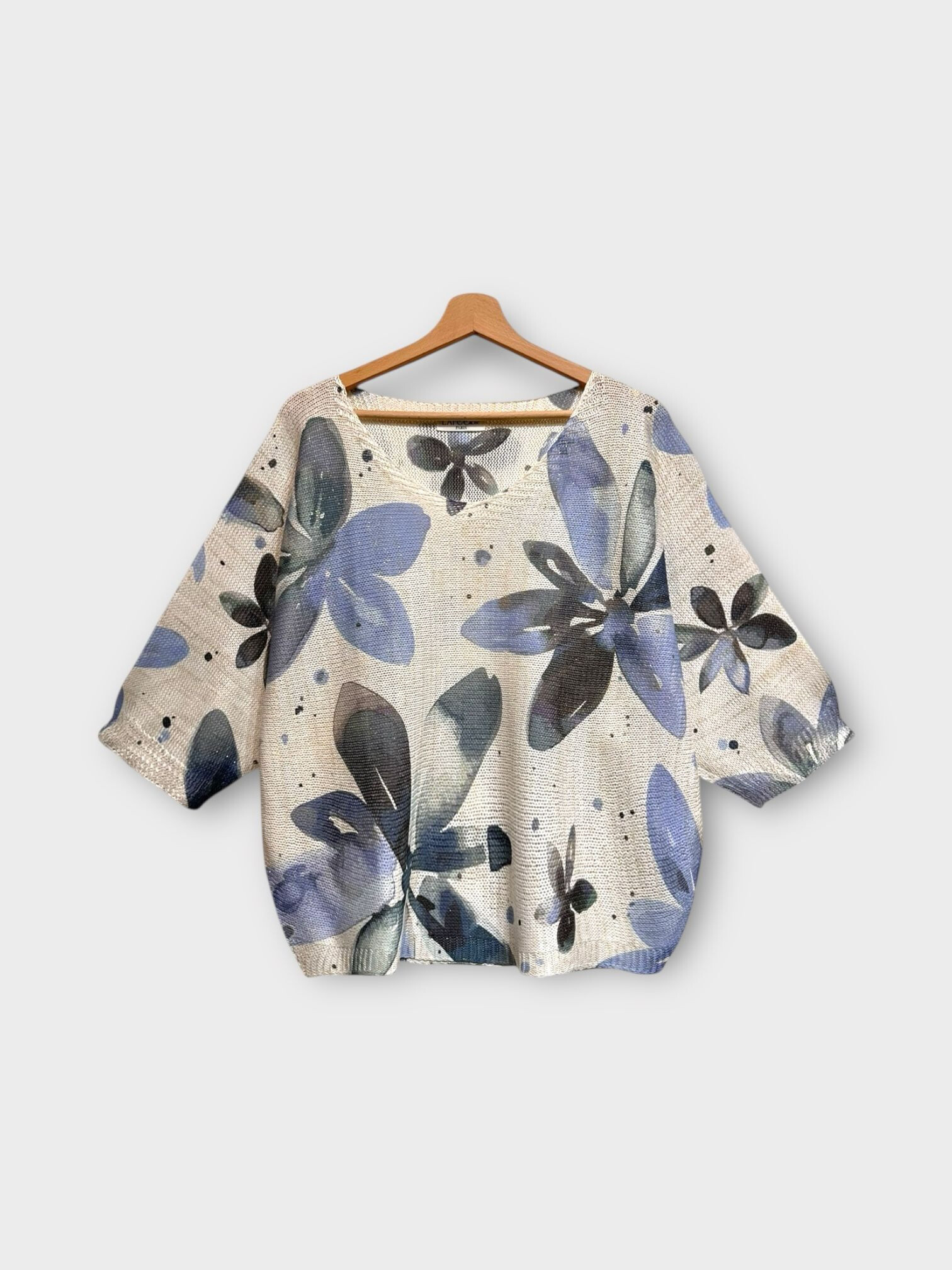 Wholesaler LAFÉEROSE - Crochet sweater in printed viscose 3/4 sleeves - V -neck, oversize