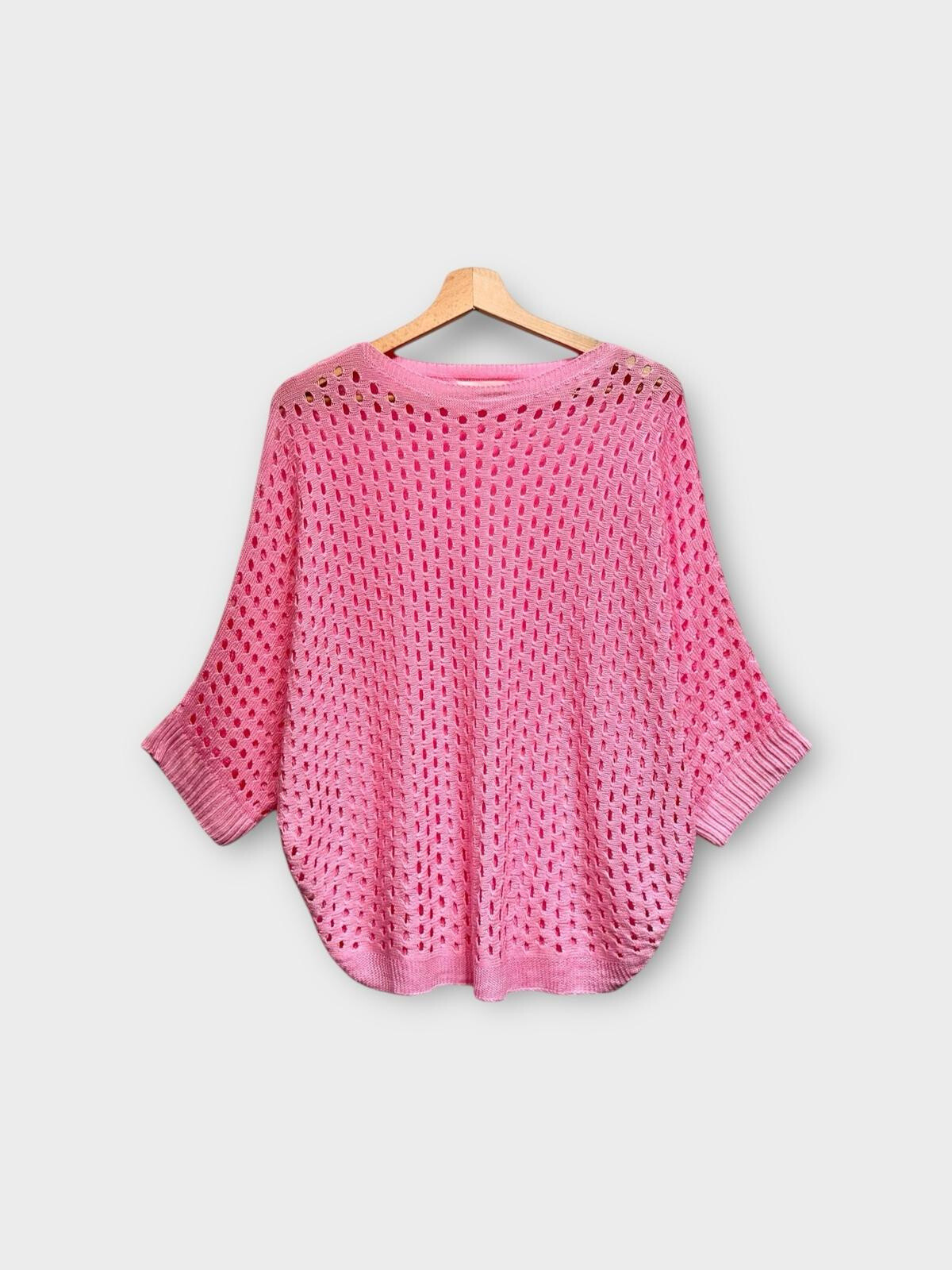 Grossiste LAFÉEROSE - Haut - Pull en viscose très doux, maille ajourée, manches 3-4 chauve souris