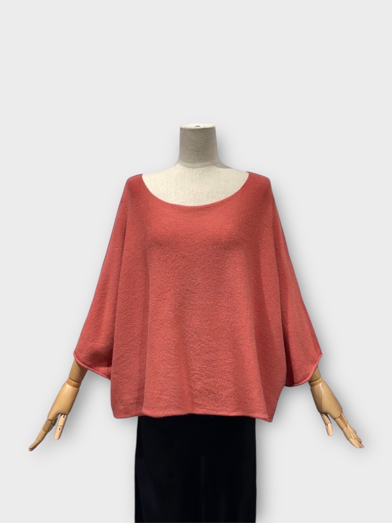Grossista LAFÉEROSE - Maglione in viscosa con scollo a V, maniche a sbuffo e stile pipistrello Lafeerose