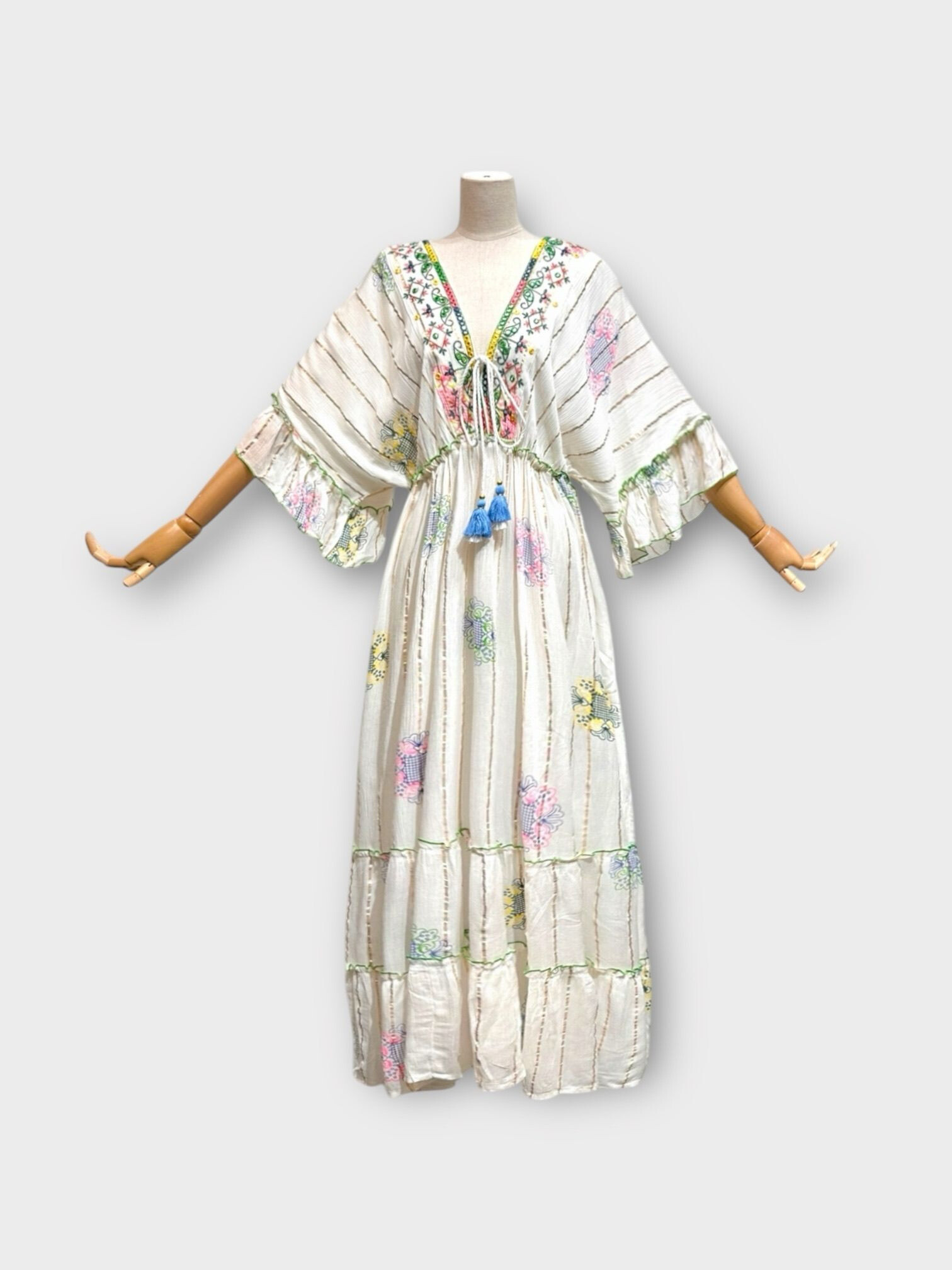 Wholesaler LAFÉEROSE - Long maximum dress in viscose, embroidery knots and bohemian chic beach print