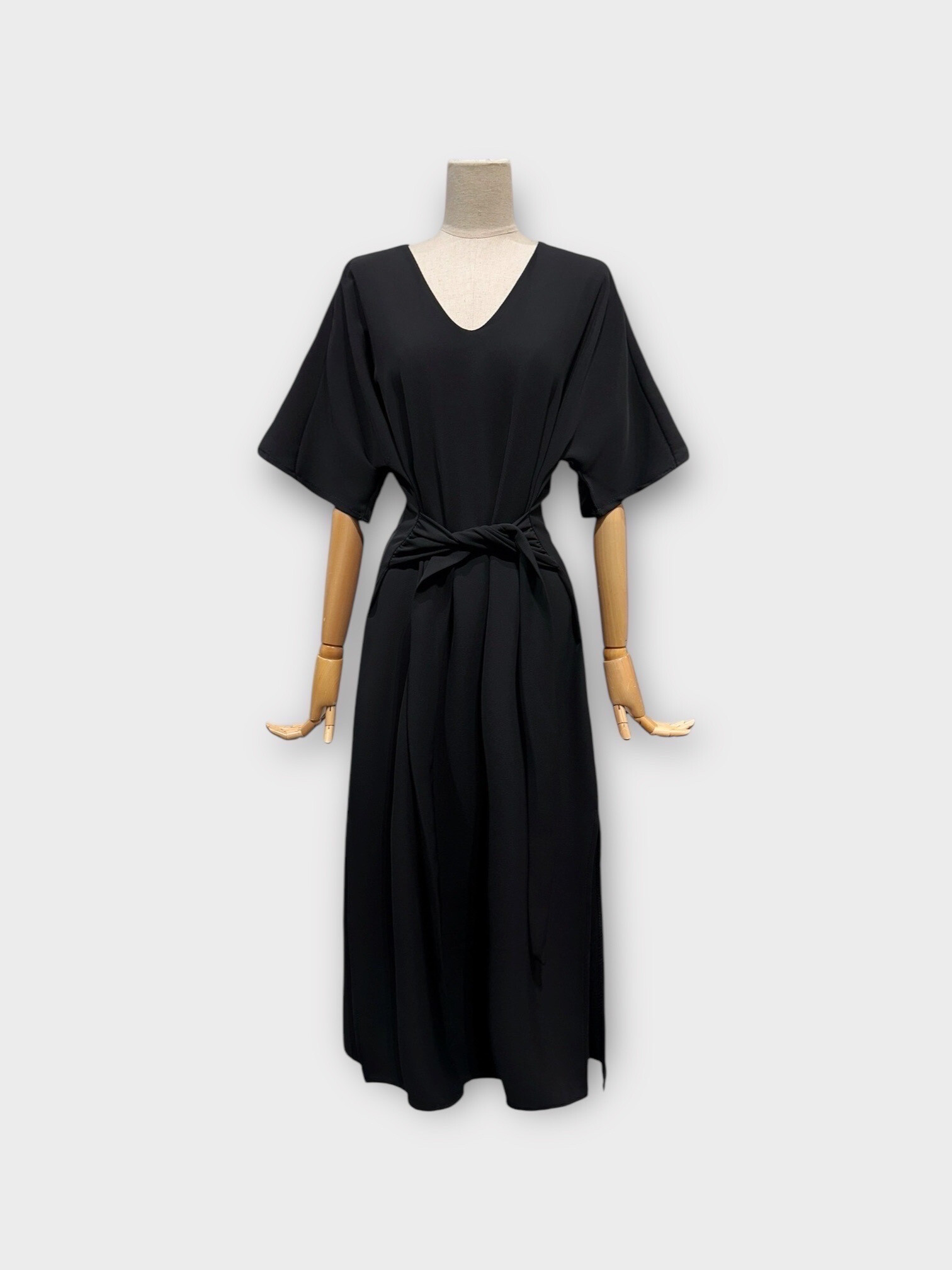 Großhändler LAFÉEROSE - Lange ausgestellte Flüssigkeitskleid V -Neck mit Schmetterling und Schlitzhülle - schick und elegant