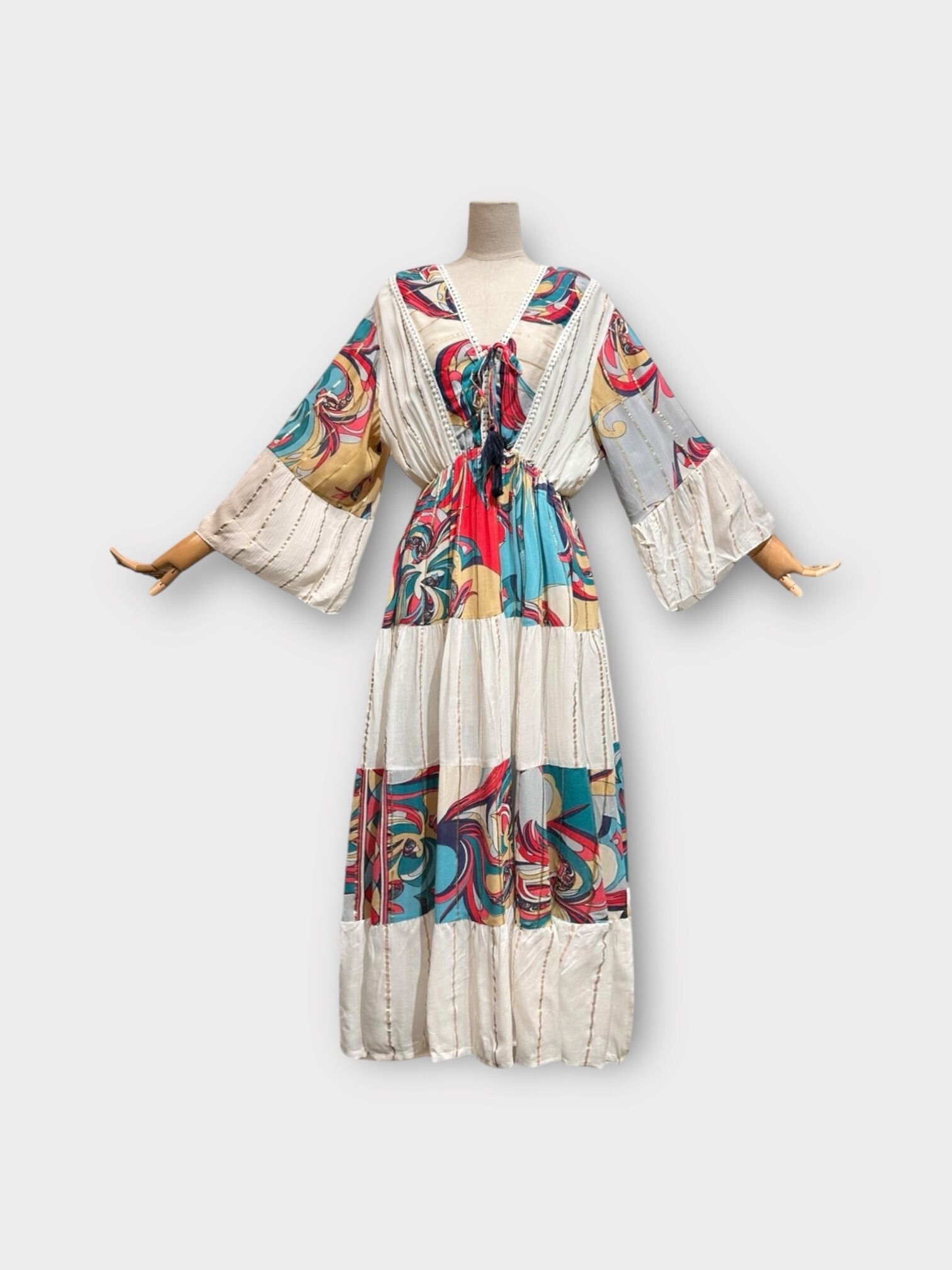 Wholesaler LAFÉEROSE - Long maximum dress in viscose with knots with bohemian chic beach print