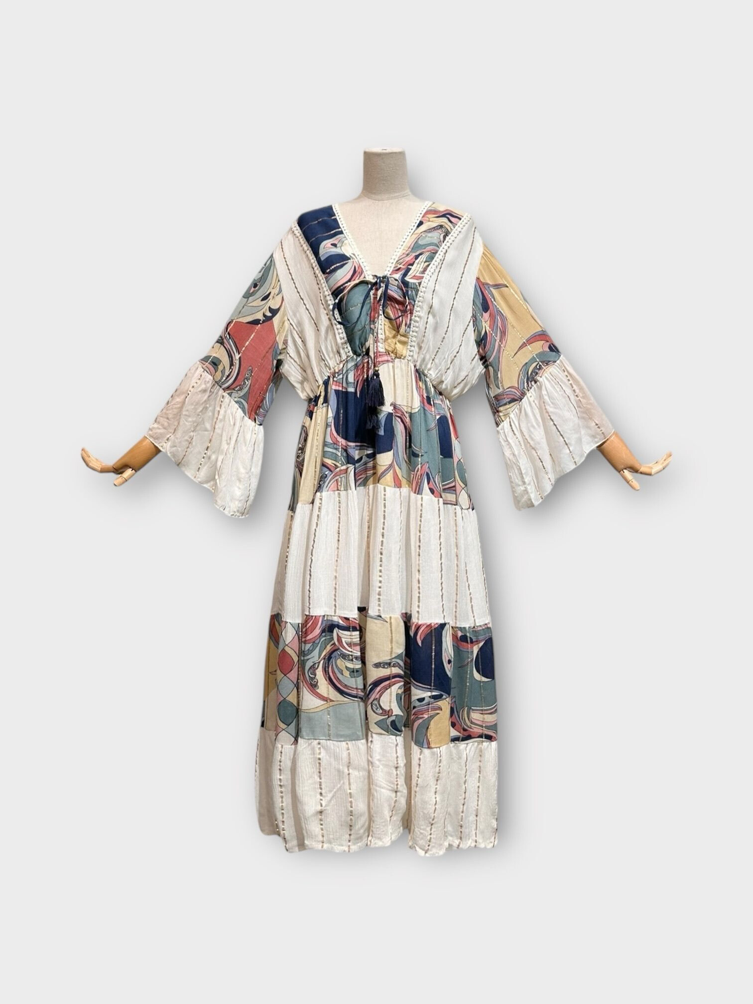 Wholesaler LAFÉEROSE - Long maximum dress in viscose with knots with bohemian chic beach print