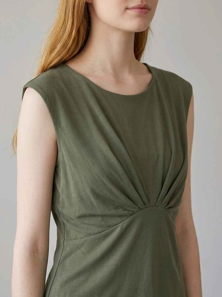 Grossiste LAFÉEROSE - Top basic fluide en viscose uni col rond sans manches