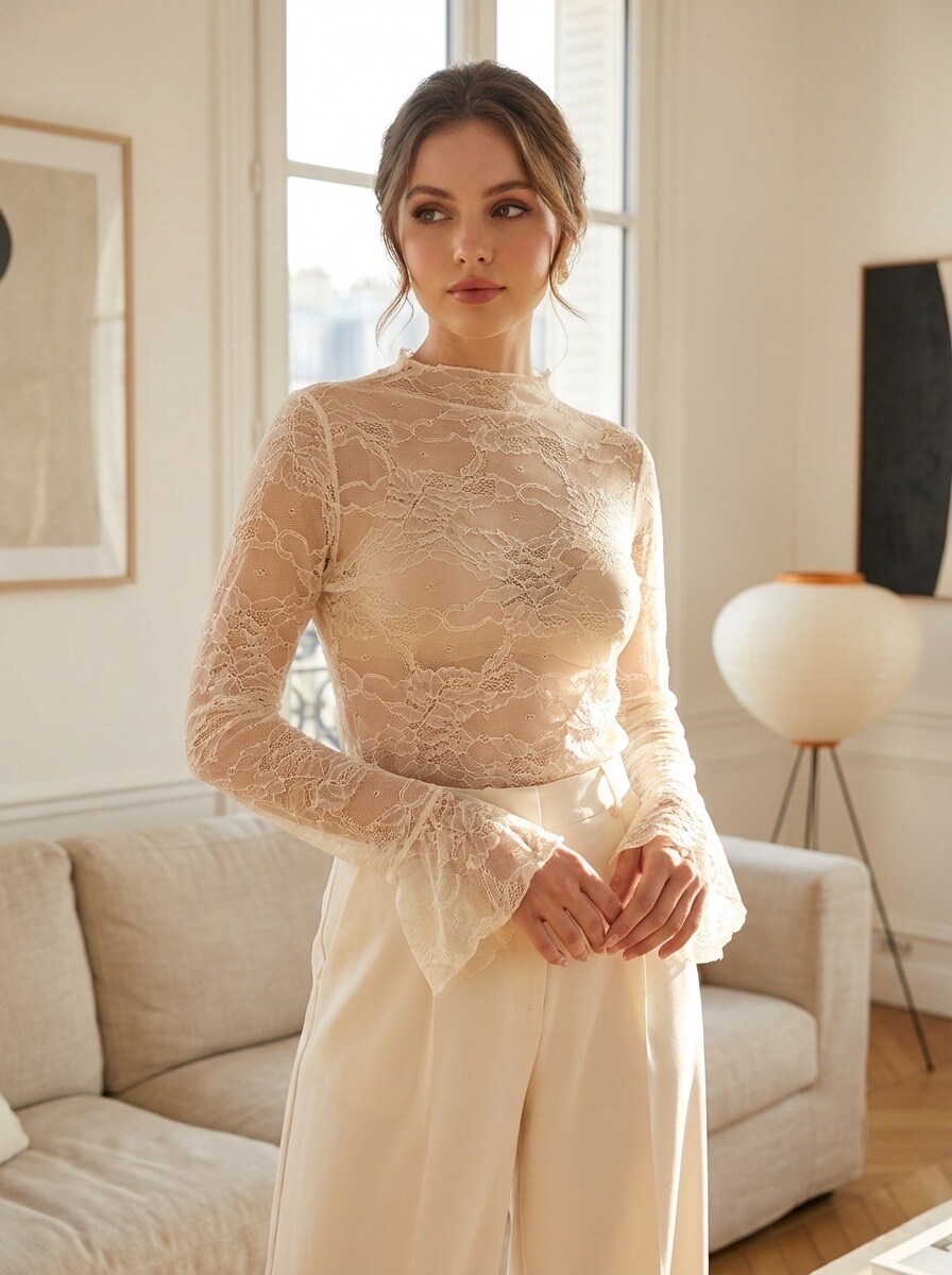 Grossiste LAFÉEROSE - Top mesh en dentelle fleuris transparent à manches froncées évasées col rond