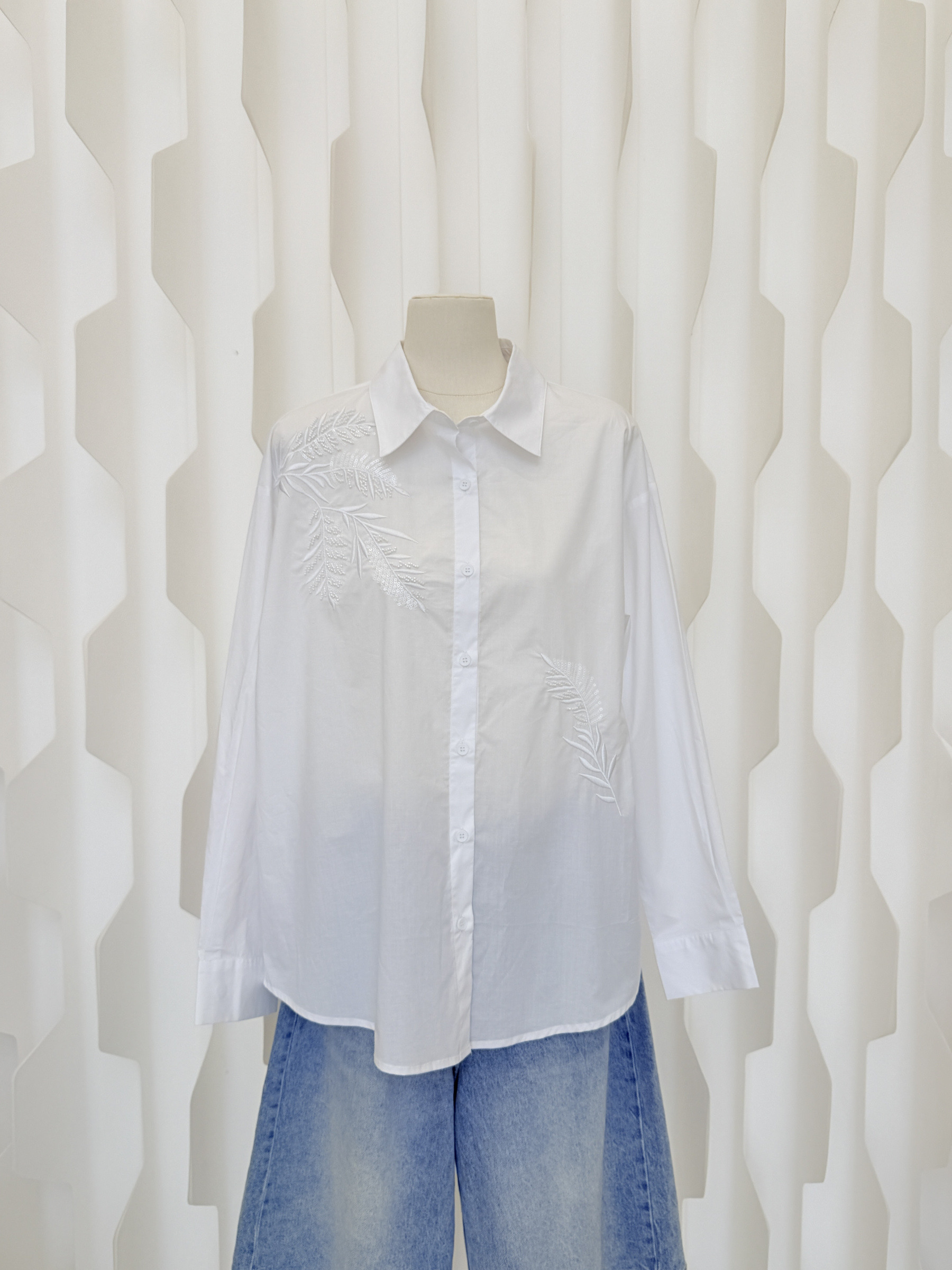 Grossista LARA - CAMICIA MANICA LUNGA CON RICAMI E PAILLETTES