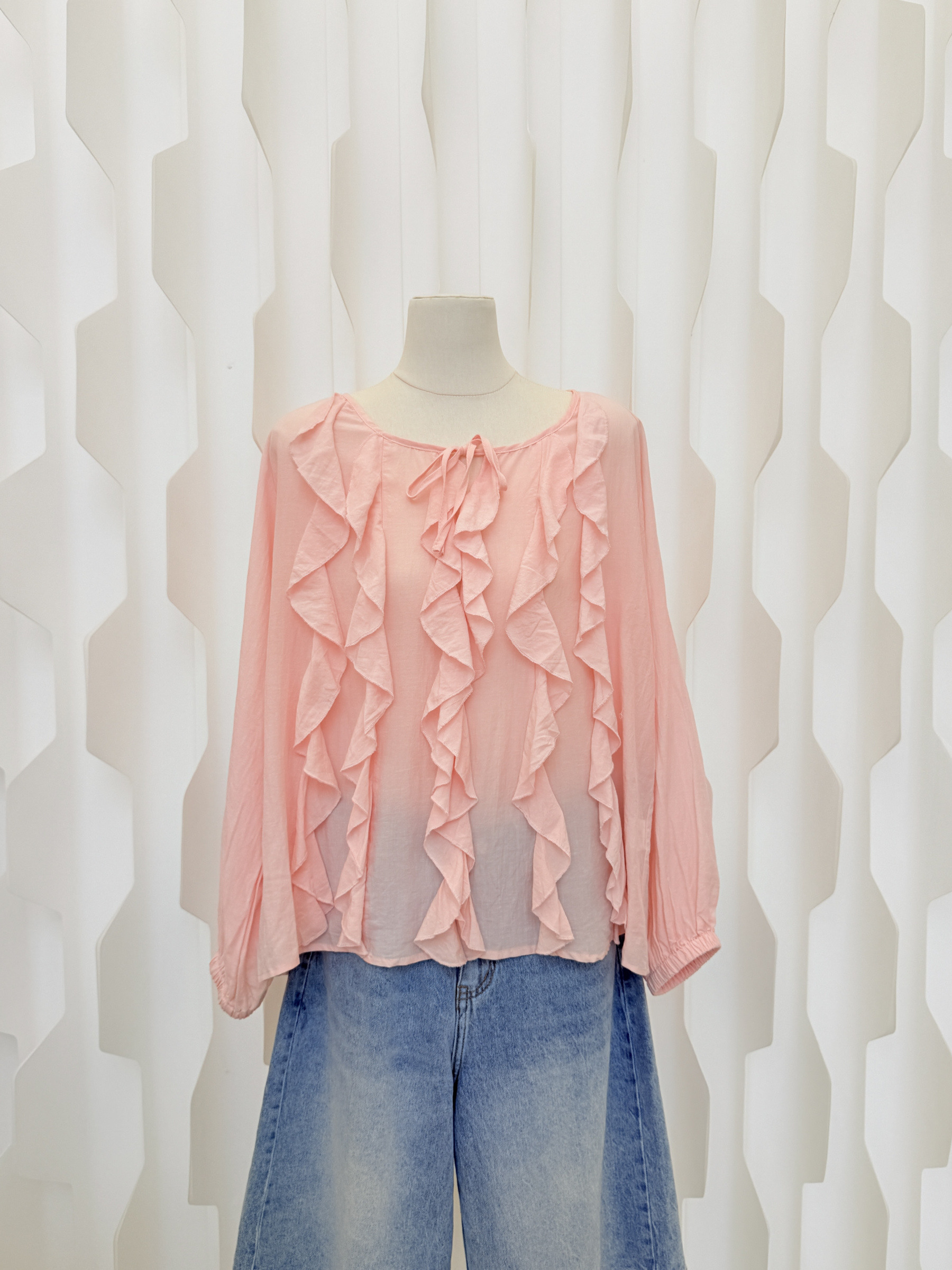 Grossiste LARA - CHEMISE À MANCHES LONGUES AVEC VOLANTS