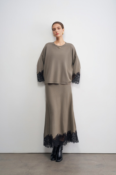 Grossiste LARA - ENSEMBLE MAILLOT À MANCHES LONGUES AVEC DENTELLE ET JUPE Grossiste LARA - ENSEMBLE MAILLOT À MANCHES LONGUES AVEC DENTELLE ET JUPE