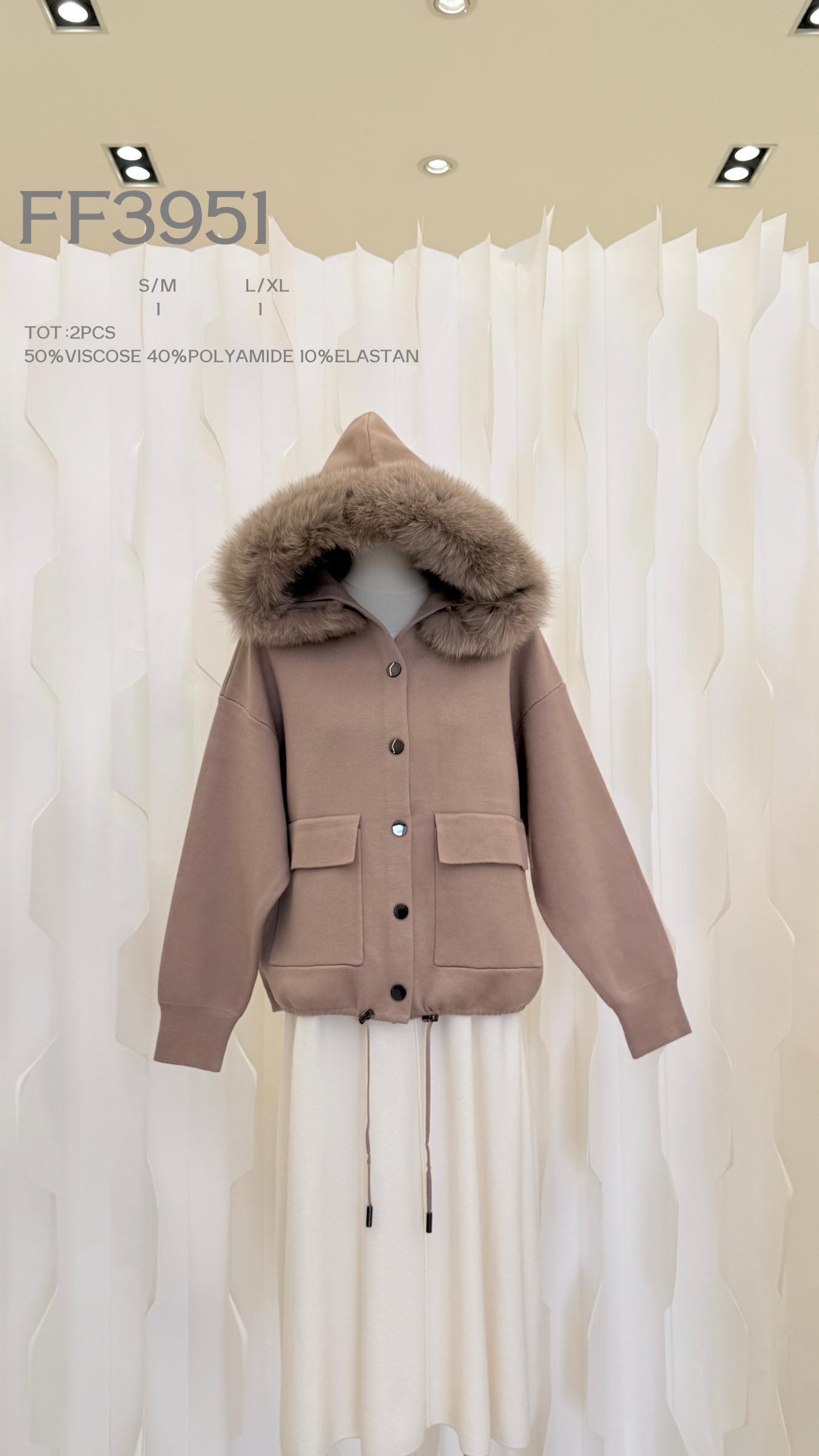 Wholesaler LARA - Short coat with fur and buttons