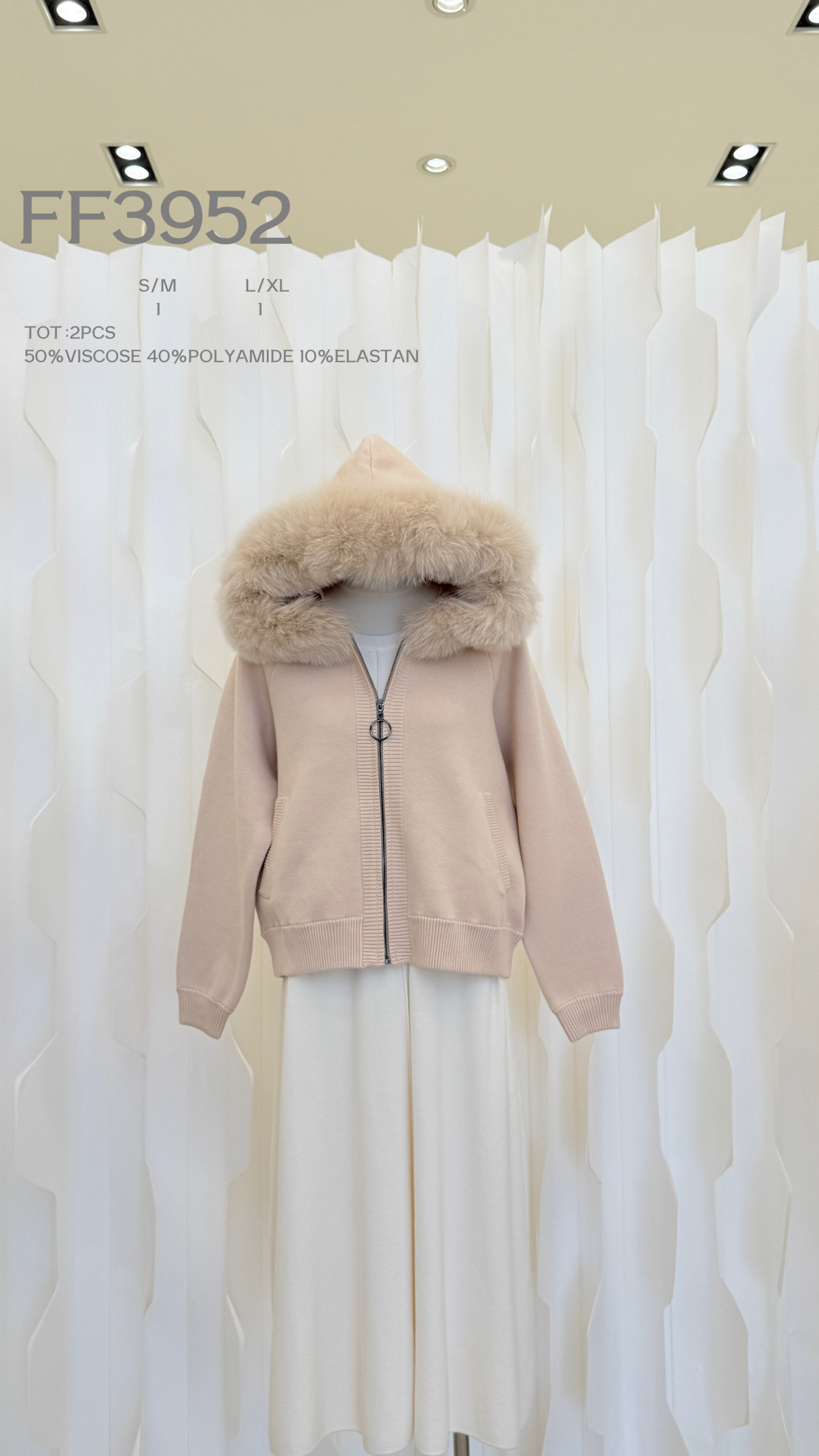 Wholesaler LARA - Short coat with fur and pockets