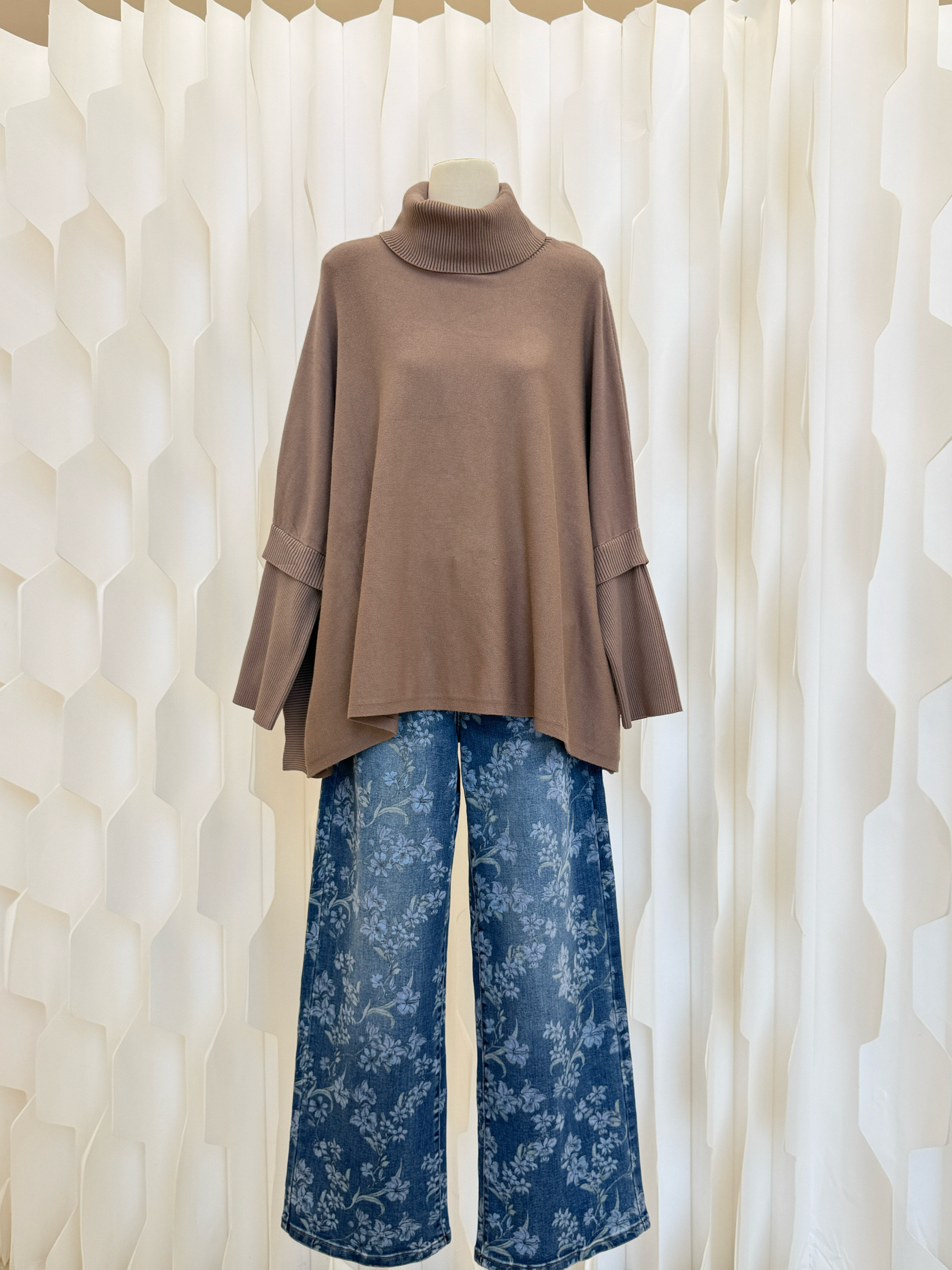 Wholesaler LARA - Long sleeve sweater with turtleneck