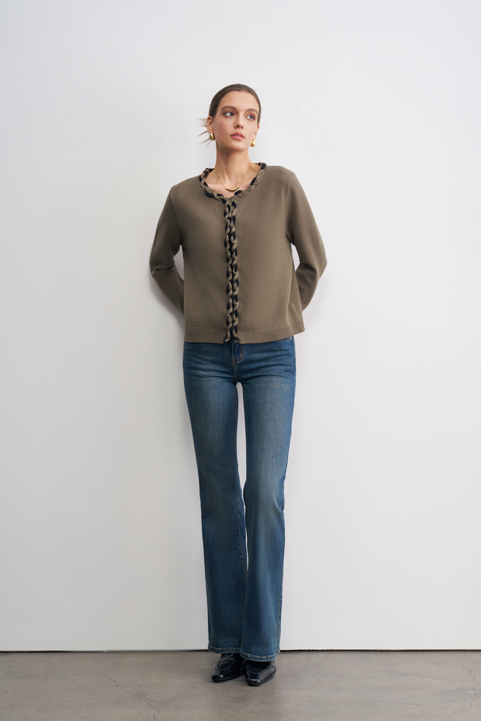 Wholesaler LARA - LONG-SLEEVE CARDIGAN WITH BRAIDED DETAIL ON THE FRONT AND CUFFS