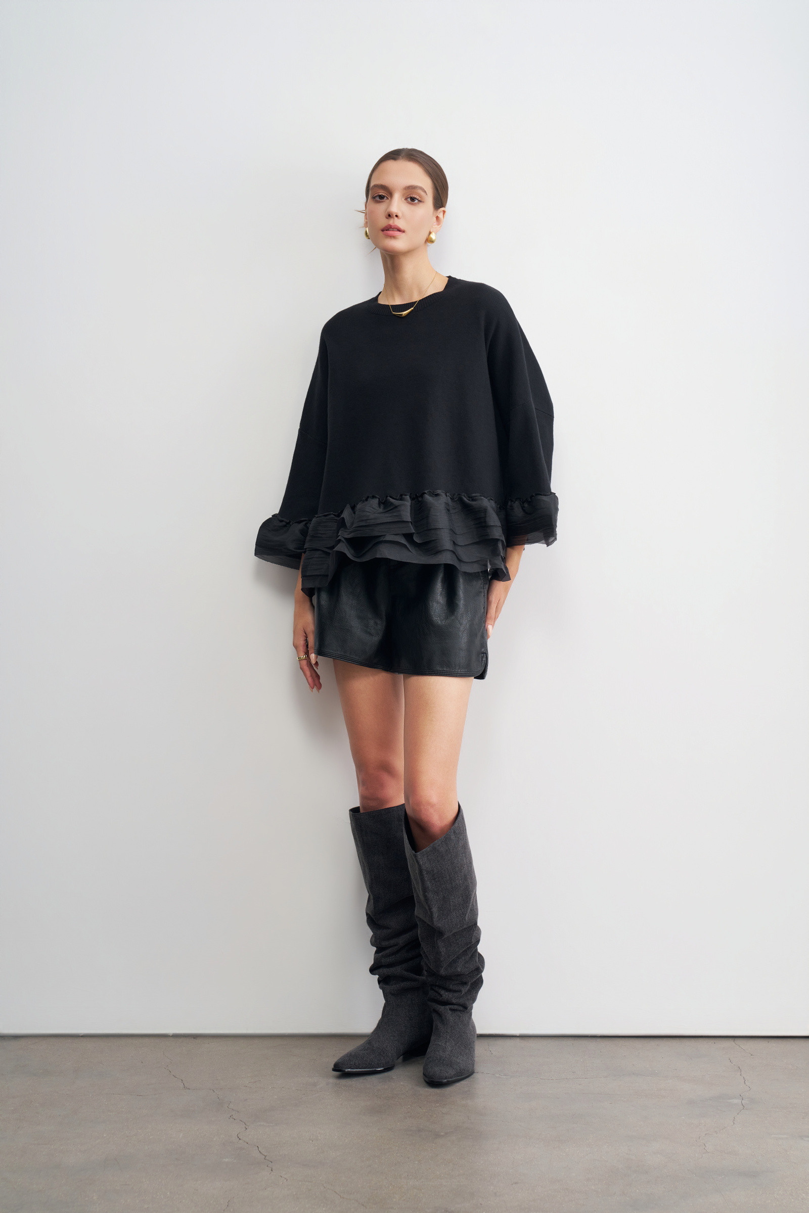 Wholesaler LARA - THREE-QUARTER SLEEVE TOP WITH RUFFLE DETAIL ON HEM AND CUFFS