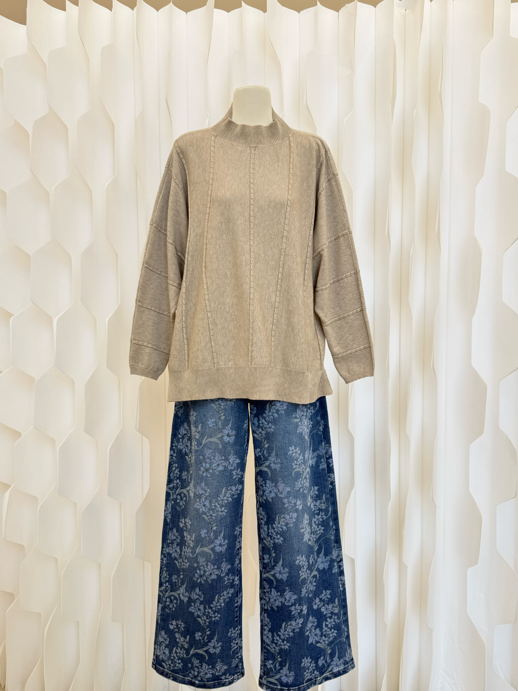 Wholesaler LARA - LONG-SLEEVE SWEATER WITH RAISED STRIPED EFFECT