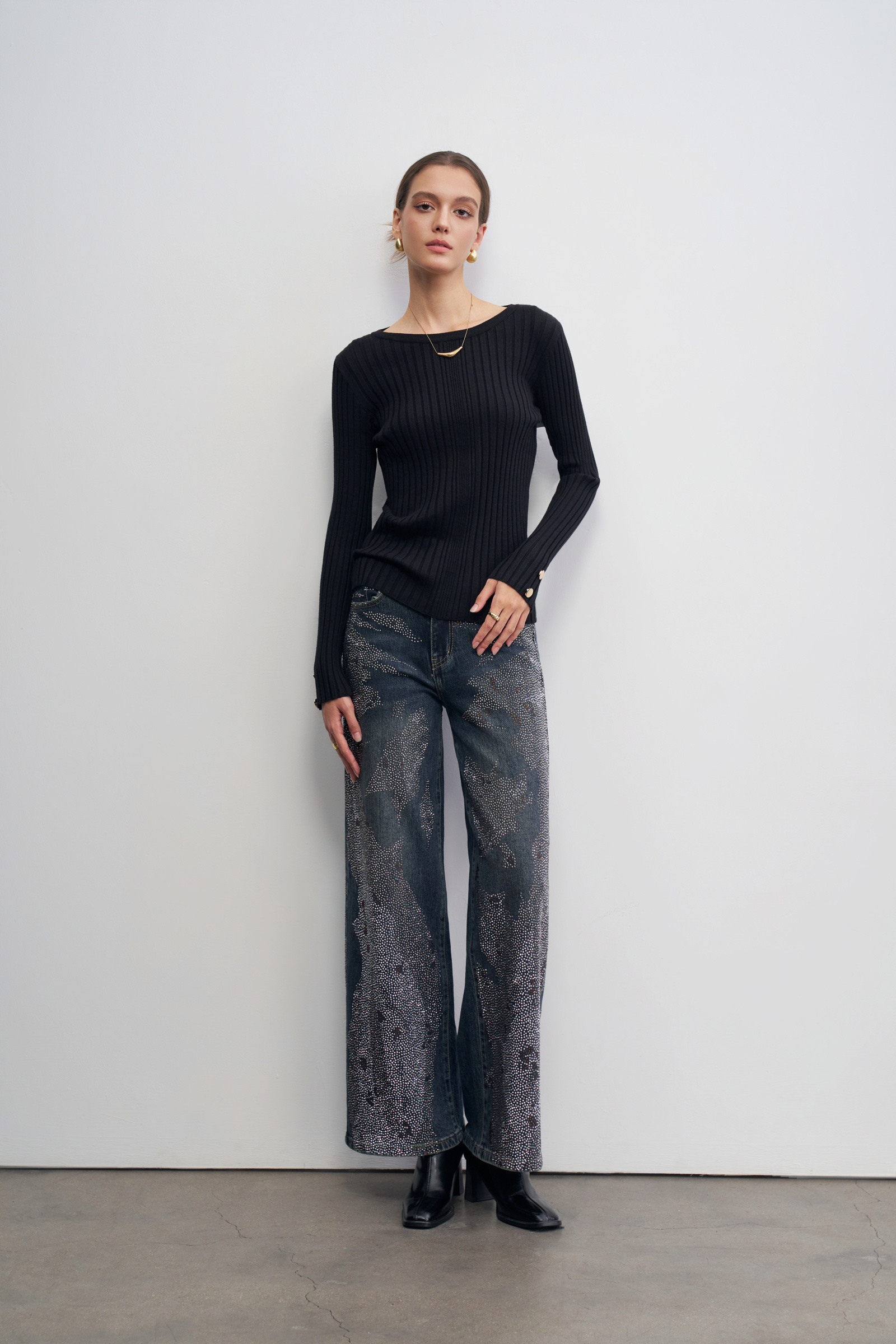 Wholesaler LARA - RIBBED LONG SLEEVE TOP WITH BUTTONS ON THE CUFFS