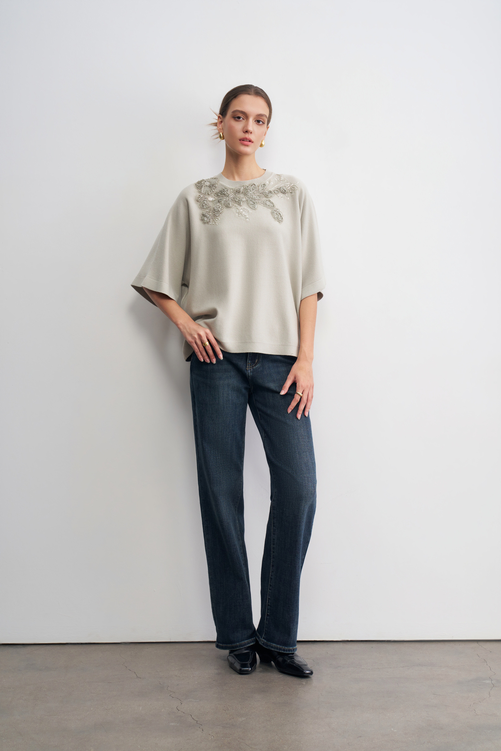 Wholesaler LARA - SHORT SLEEVE TOP WITH BEAD AND SEQUIN EMBELLISHMENTS