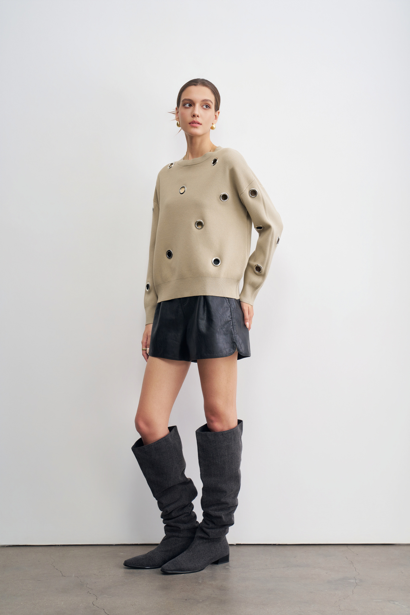 Wholesaler LARA - LONG SLEEVE TOP WITH METALLIC RINGS