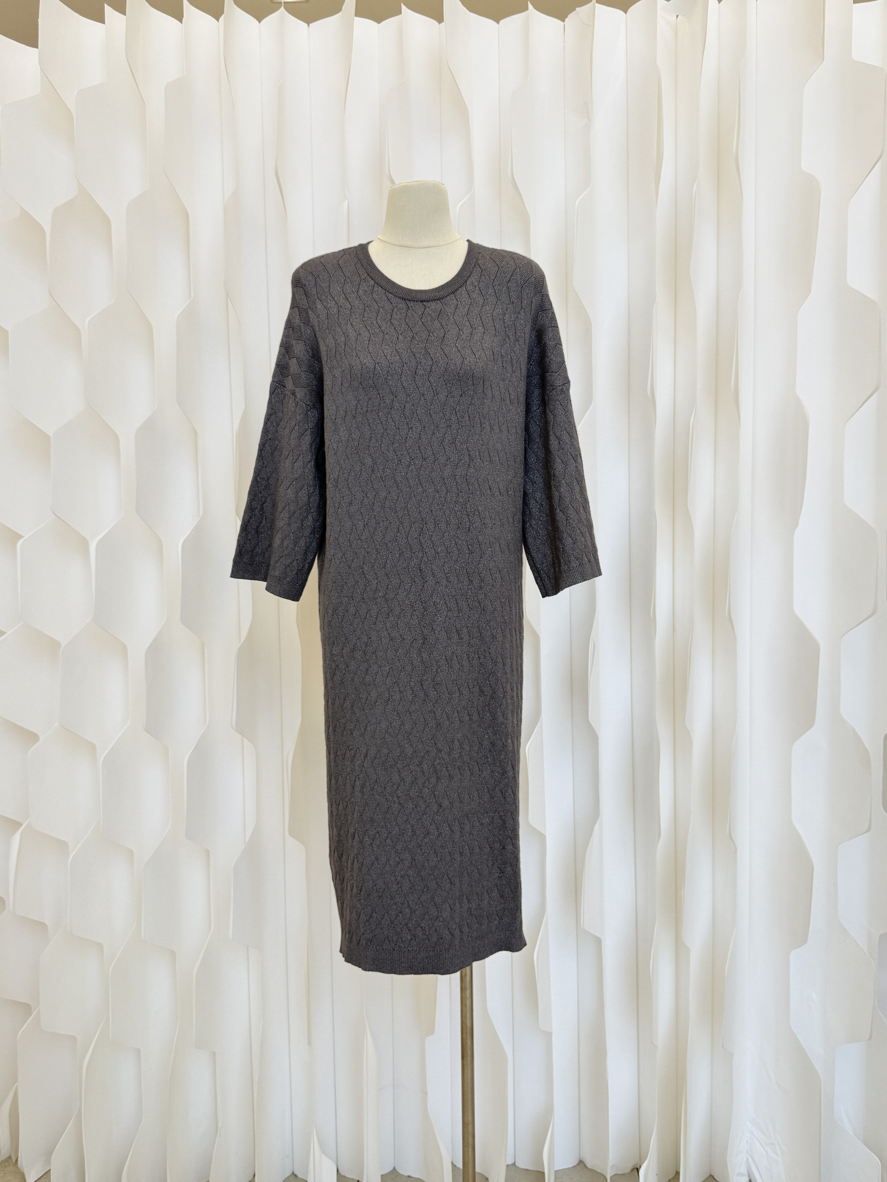 Grossiste LARA - ROBE À MANCHES LONGUES COL ROND