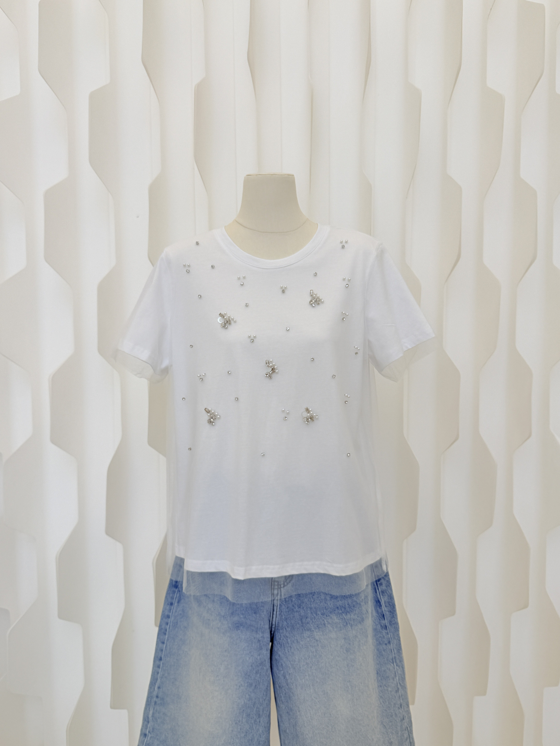 Grossista LARA - Maglietta manica corta con strass e perline e tulle