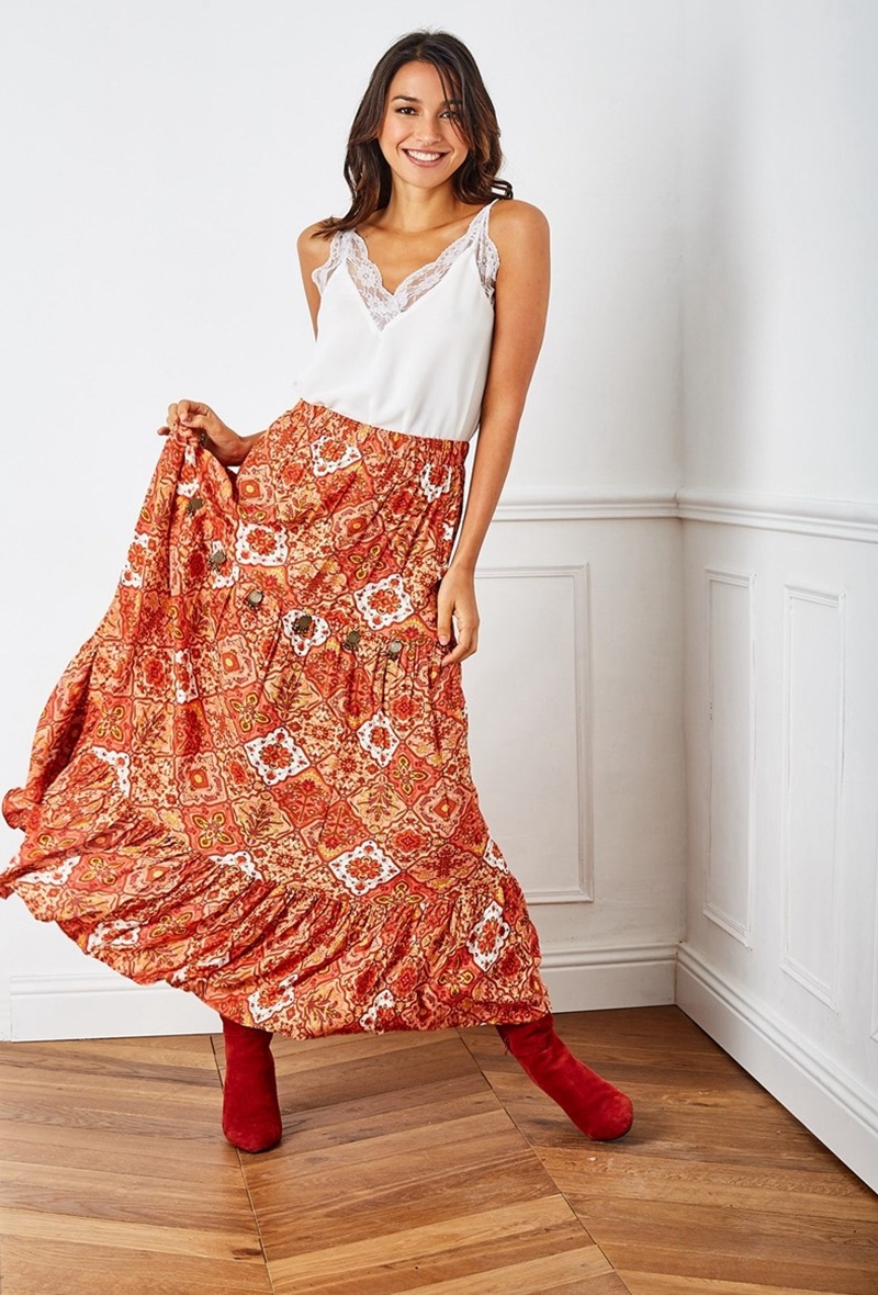 Grossiste LAST QUEEN OUTLET - Jupe longue  brodée de sequins  serrable avec cordon orné de clochettes