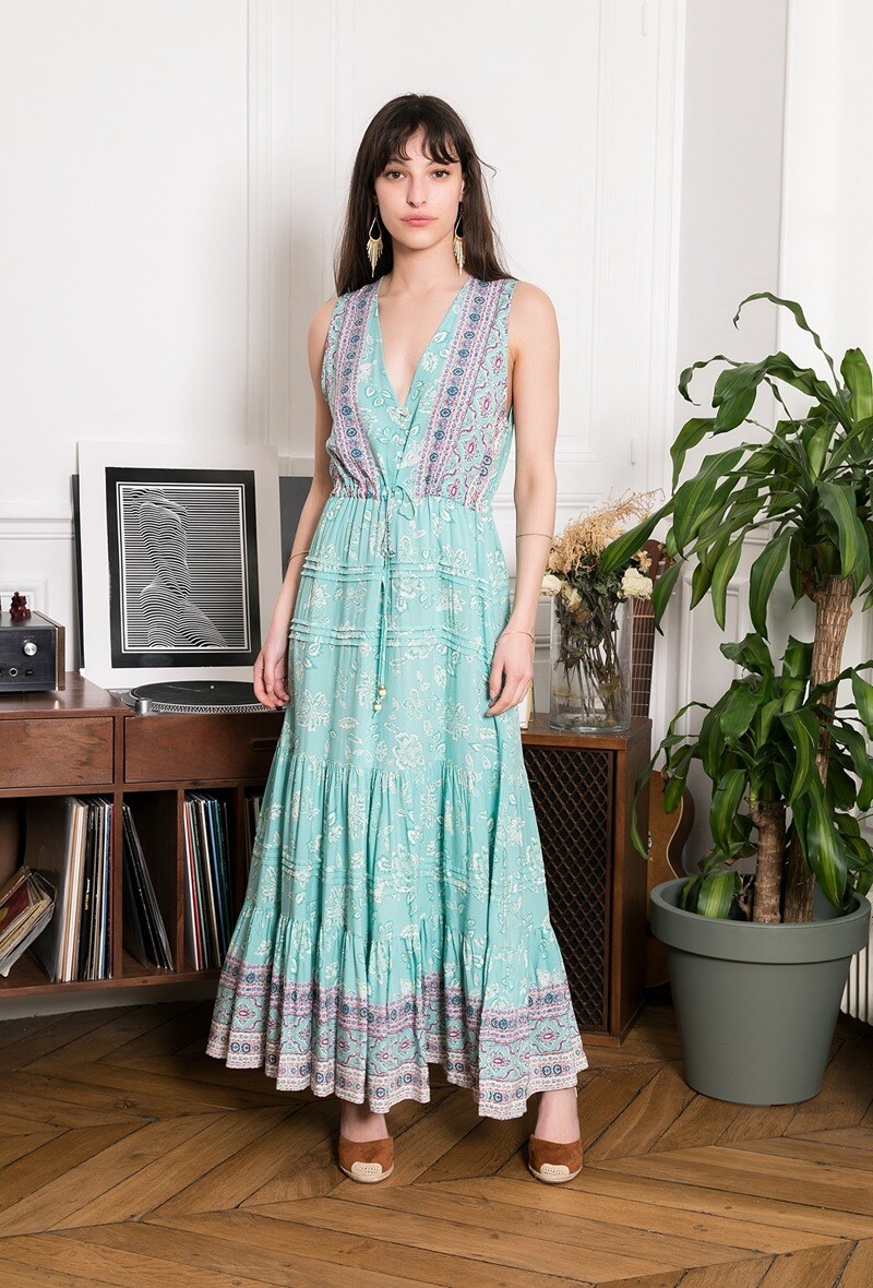 Mayorista LAST QUEEN OUTLET - Vestido largo estampado floral abotonado en la parte delantera y escote en V