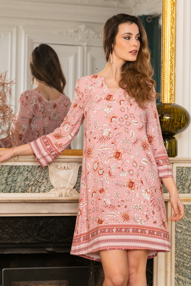 Wholesaler LAST QUEEN OUTLET - Tunic shirt dress with V-neck, bohemian print