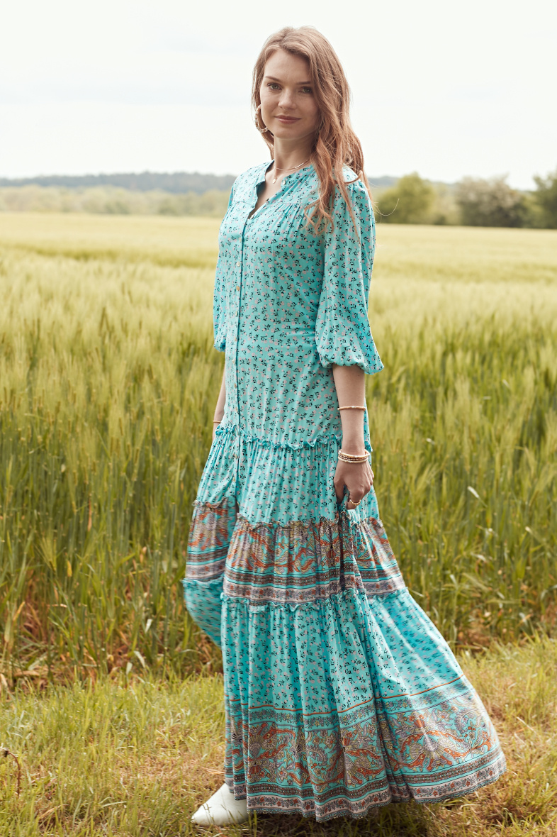 Wholesaler LAST QUEEN OUTLET - Long printed dress with tie tie, buttoned front, ruffles on the gathered skirt