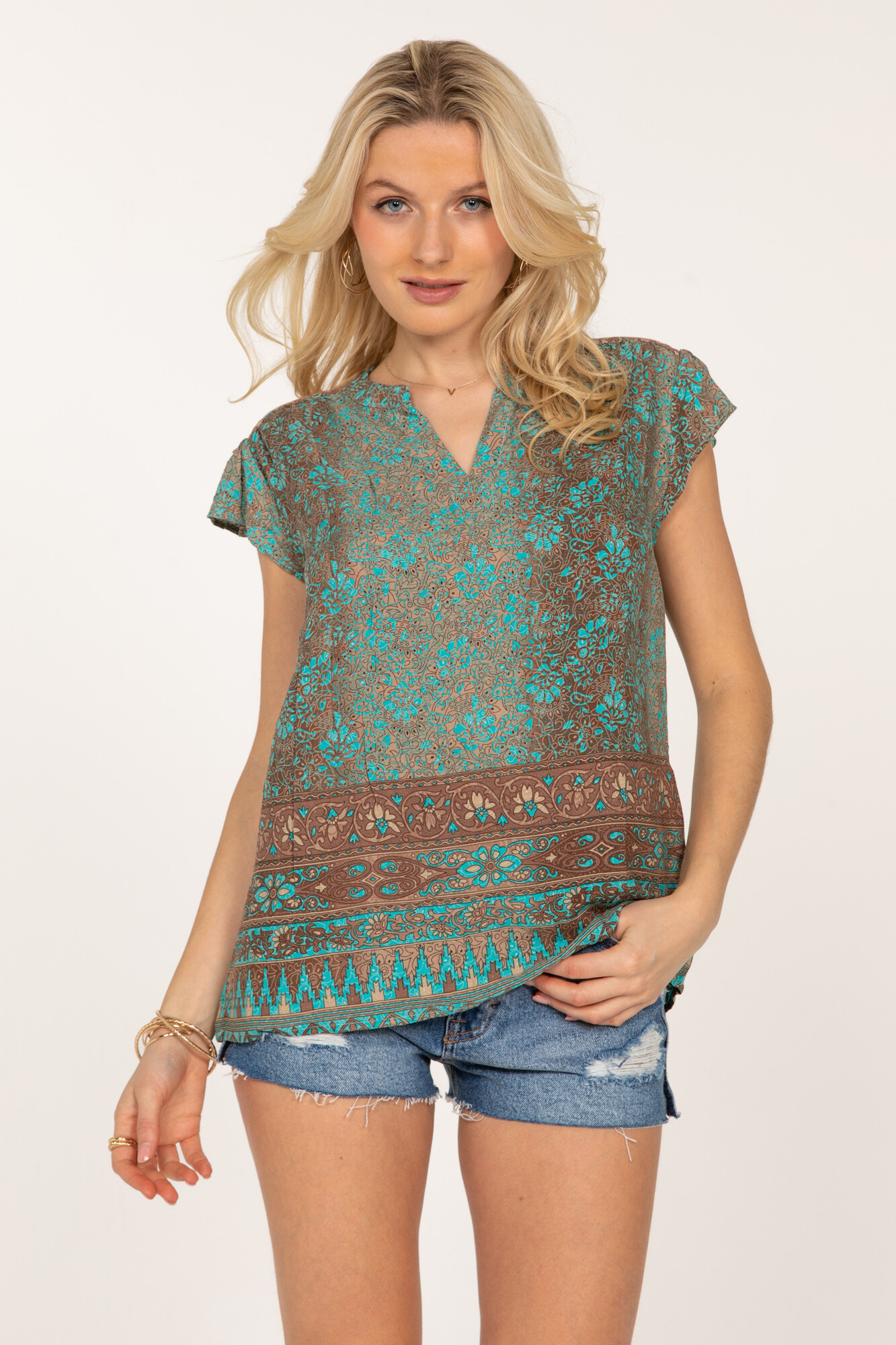 Wholesaler LAST QUEEN OUTLET - Right top to short sleeves and V -neck