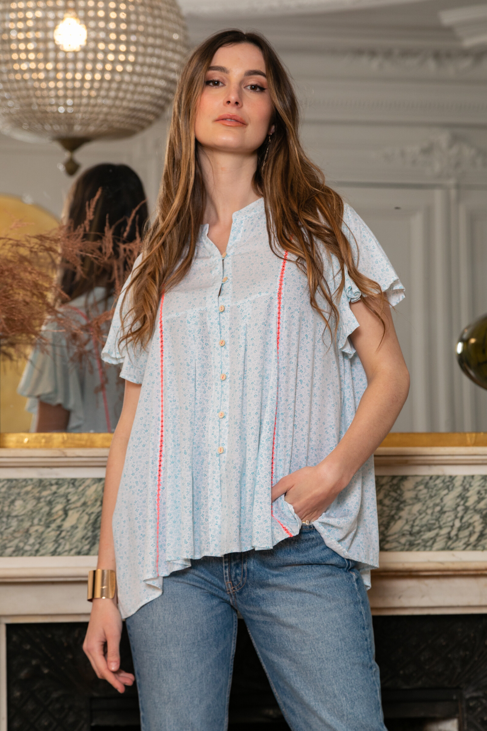 Wholesaler Last Queen - V -neck shirt, Regular cut with buttons in front