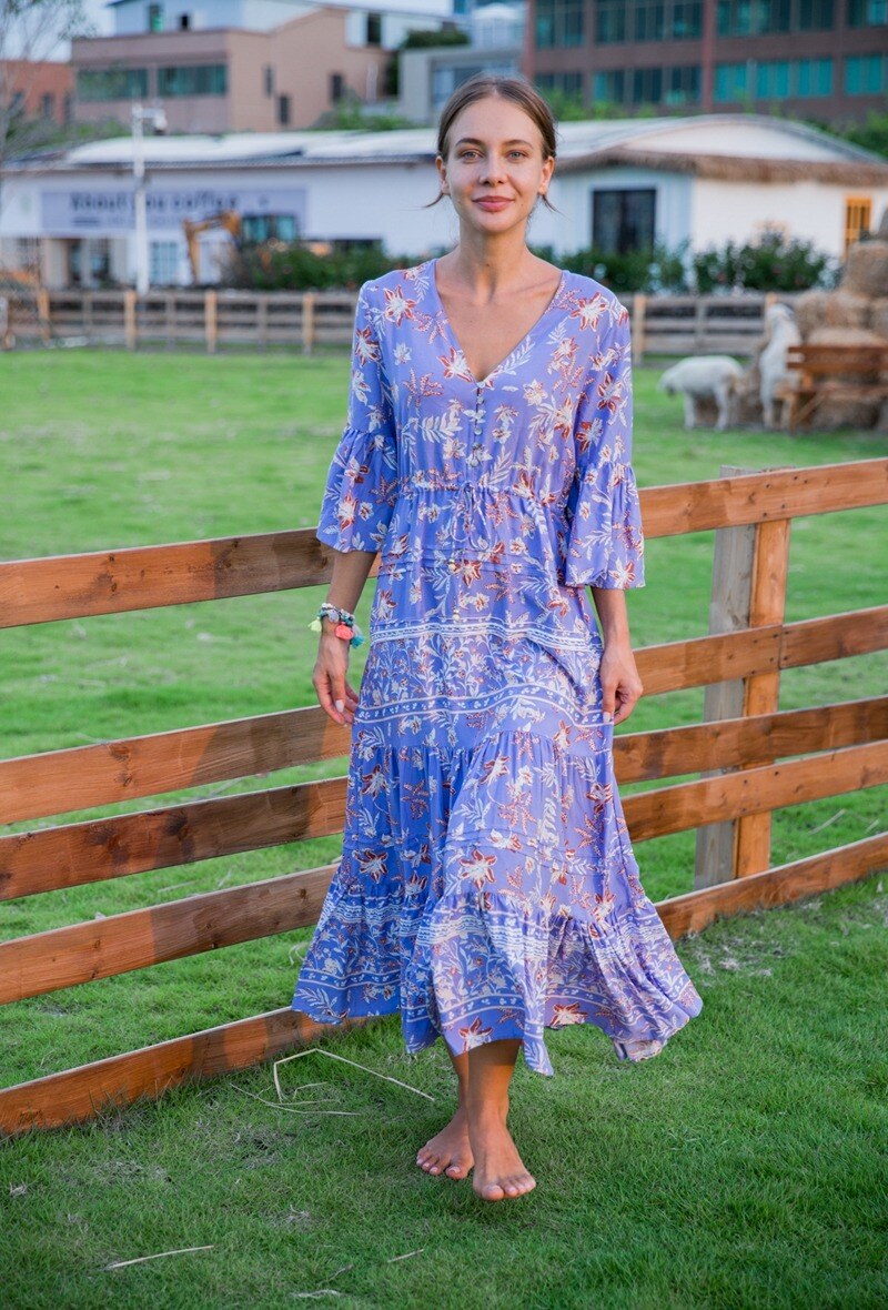 Großhändler LAST QUEEN OUTLET - Langes Kleid mit Blumendruck vorne und V-Ausschnitt zugeknöpft