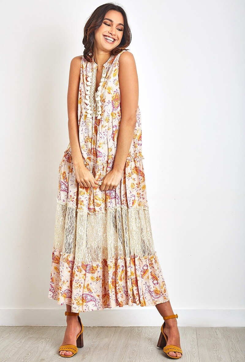 Wholesaler LAST QUEEN OUTLET - Long dress in bohemian print with pompoms and lace