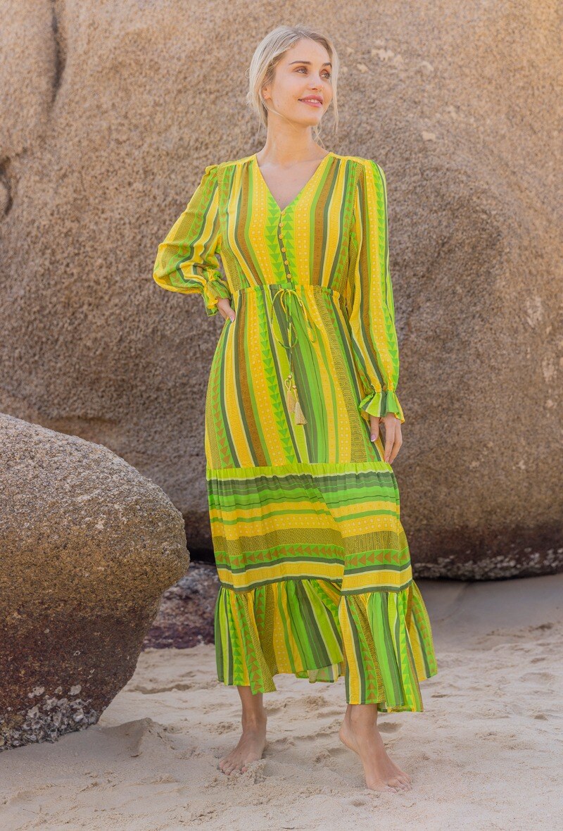 Wholesaler LAST QUEEN OUTLET - Long printed dress buttoned in front, V-neck with lantern sleeves