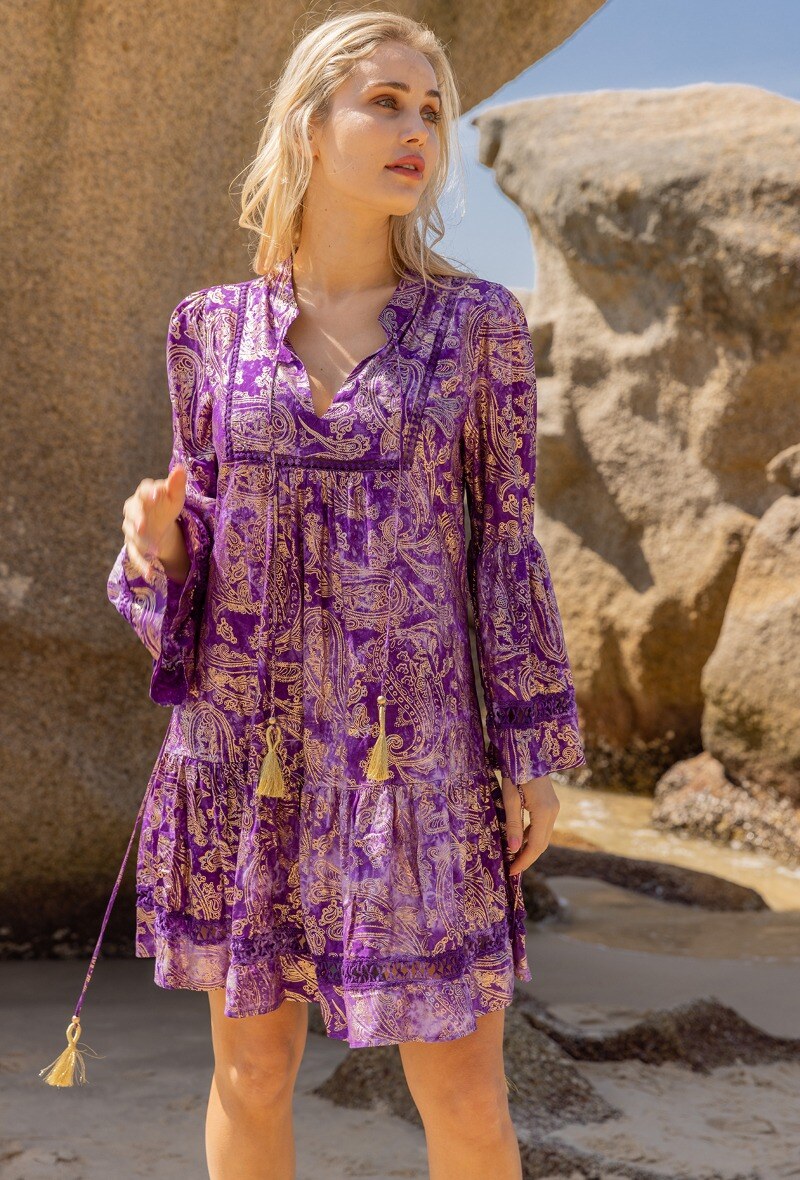 Großhändler LAST QUEEN OUTLET - Halblanges Kleid mit Goldeffekt bedruckt, ausgestellte Ärmel