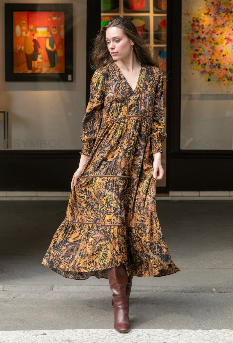 Grossiste LAST QUEEN OUTLET - Maxi robe longue à imprimé fleuri LUREX  avec dentelle boutonnée devant