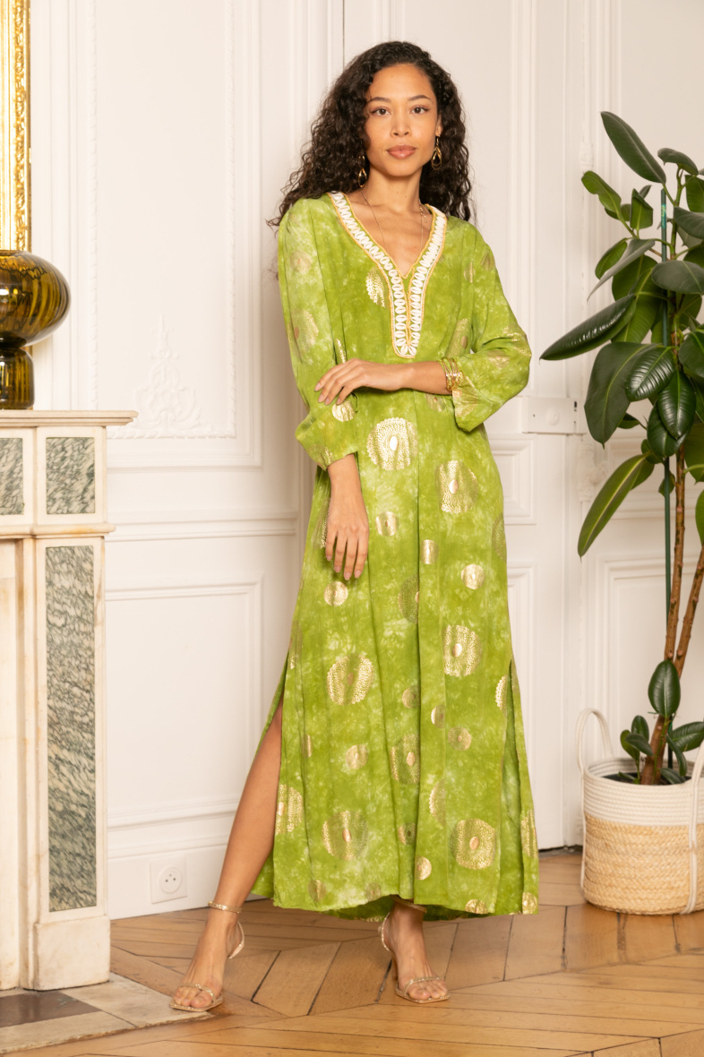 Großhändler Last Queen - Langes Kleid, von Hand mit Muscheln bestickt und mit Vergoldungseffekt bedruckt
