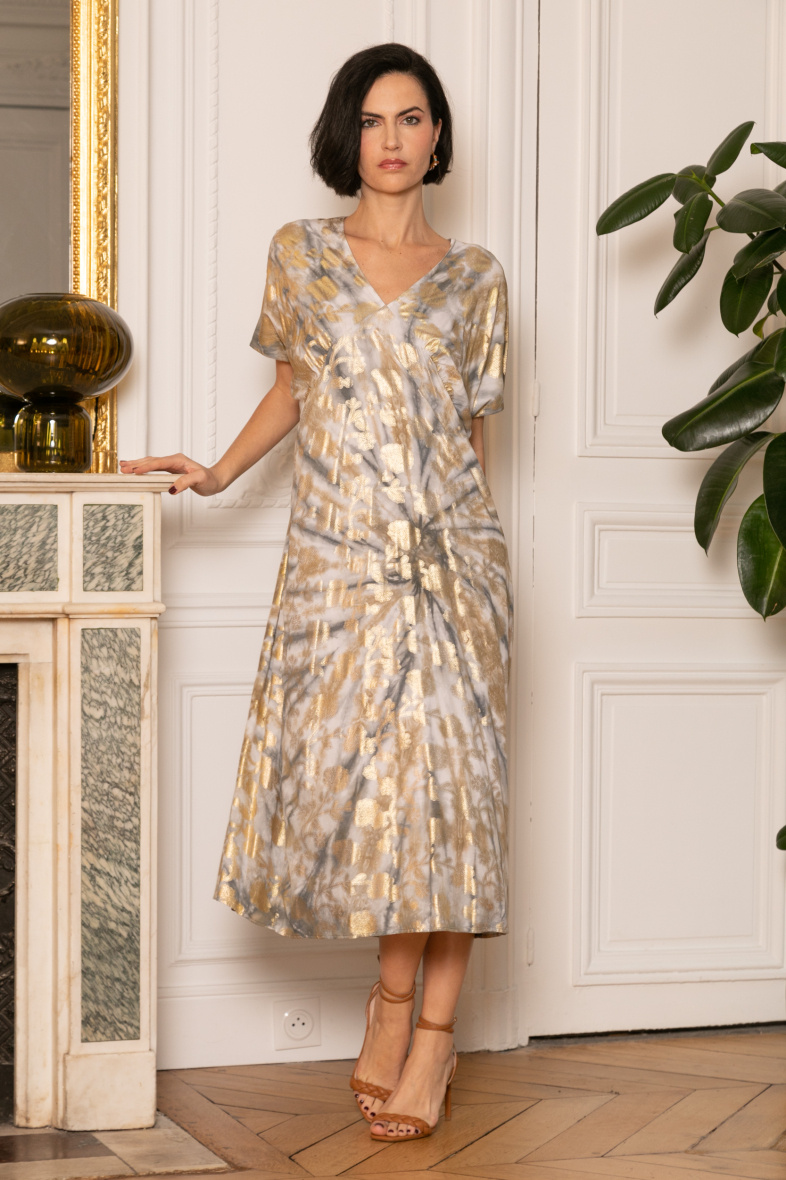 Grossista Last Queen - Abito fluente Tie-and-Dye con scollo a V svasato