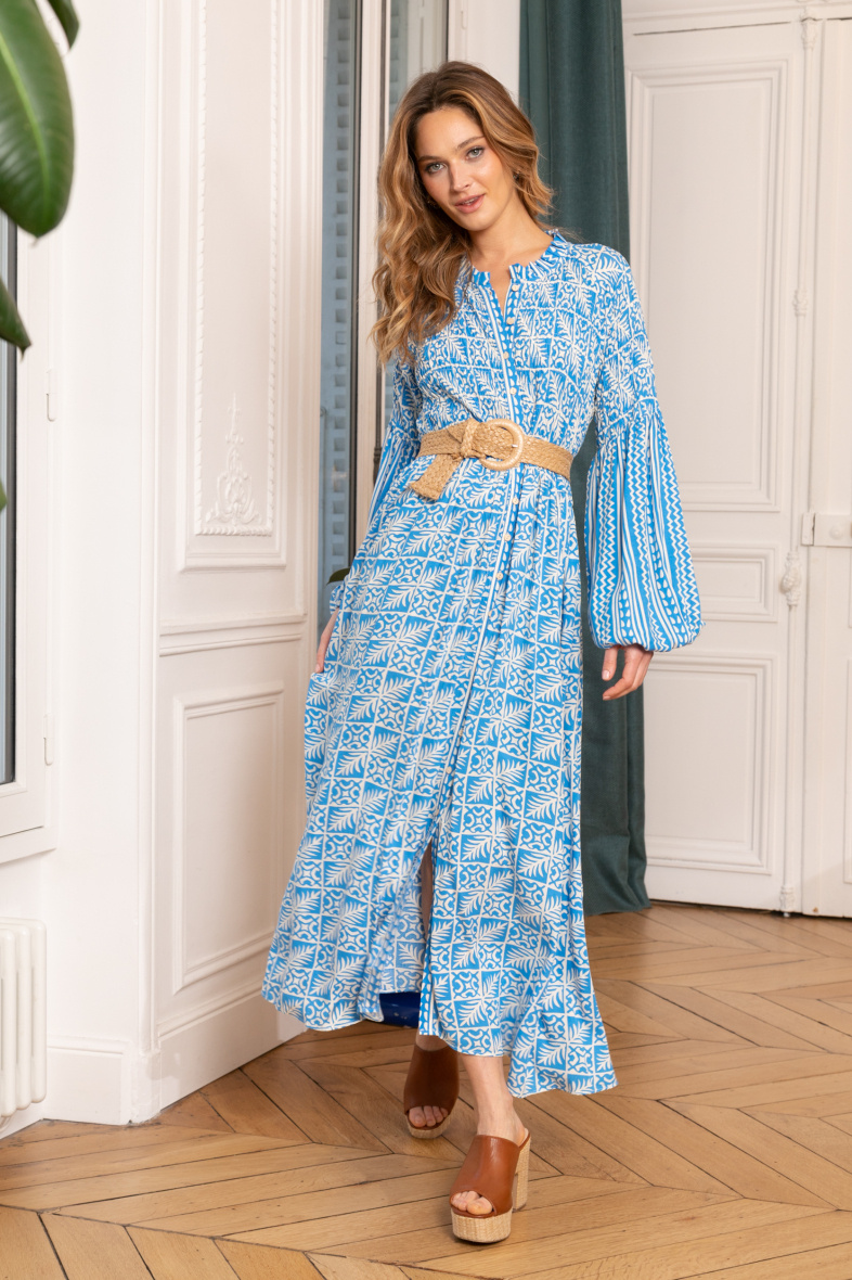 Wholesaler Last Queen - Long printed dress with elastic torso, buttoned in front with lantern sleeves