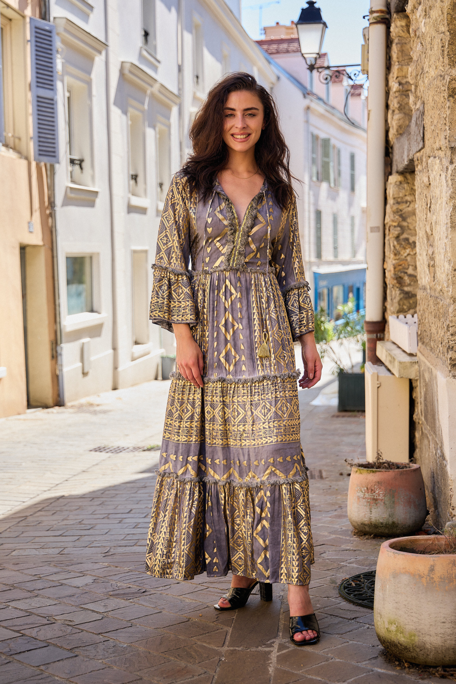 Grossiste Last Queen - Robe longue en étage, à motif géométrique doré