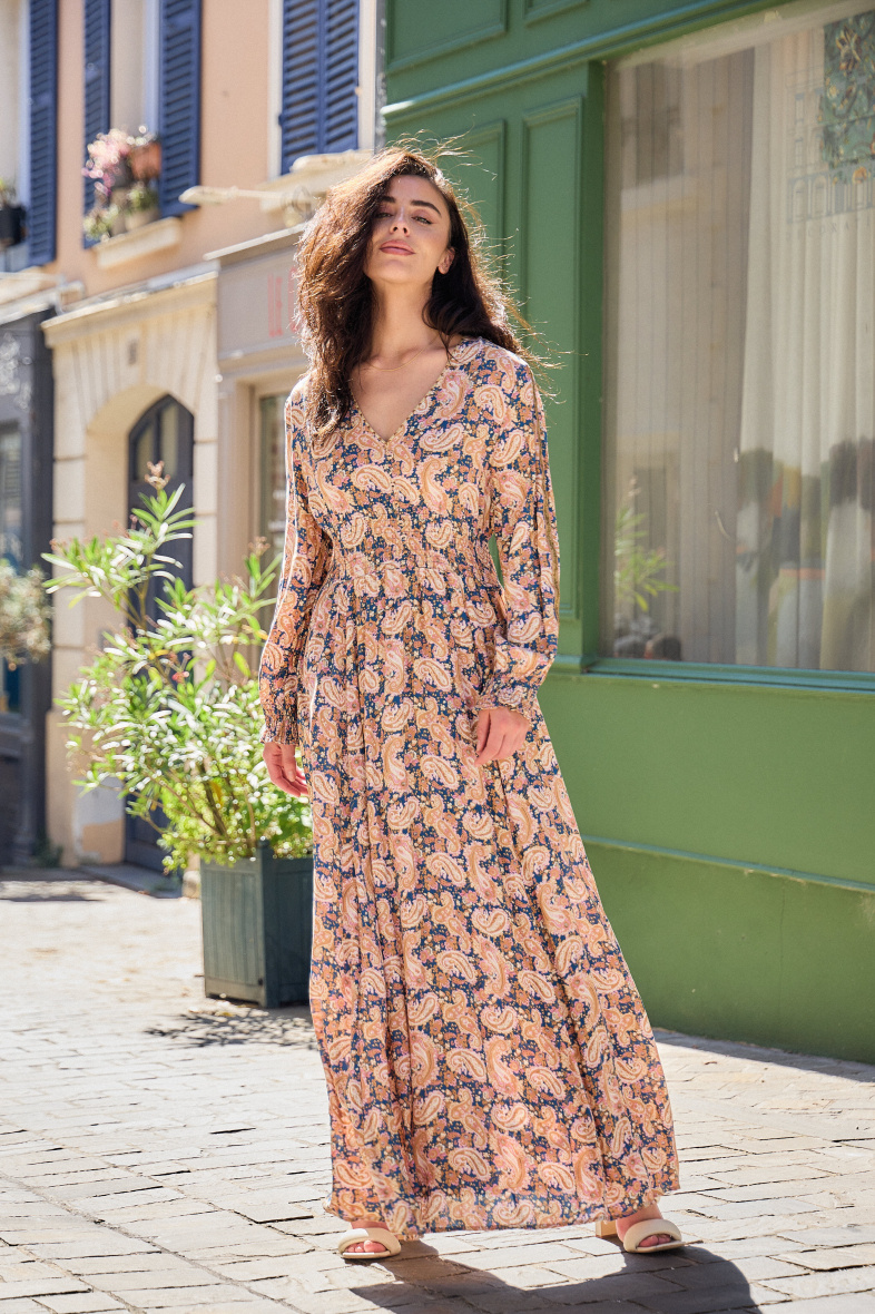 Wholesaler LAST QUEEN OUTLET - Long dress with bohemian print buttoned invisible pockets with gold effect