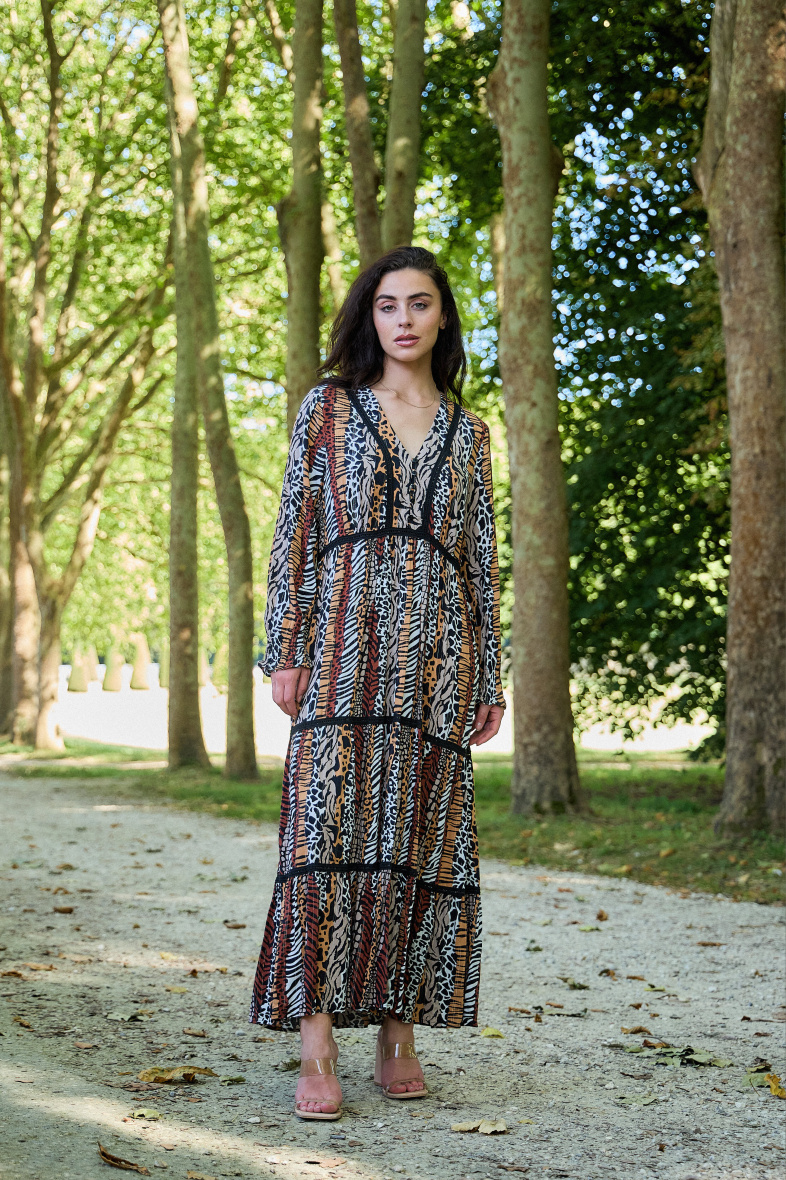 Wholesaler LAST QUEEN OUTLET - Maxi bohemian print long dress with lace and LUREX buttoned in front