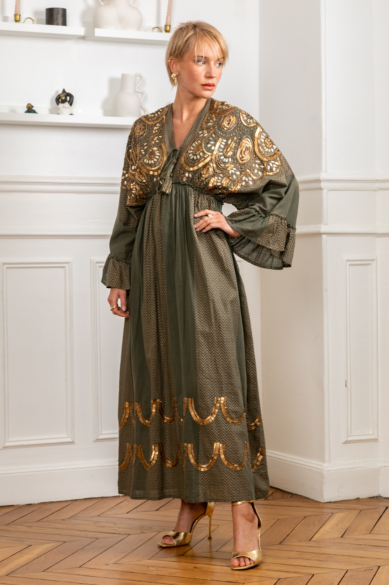 Wholesaler Last Queen - Short flared dress，Bohemian embroidered and sequin patterns