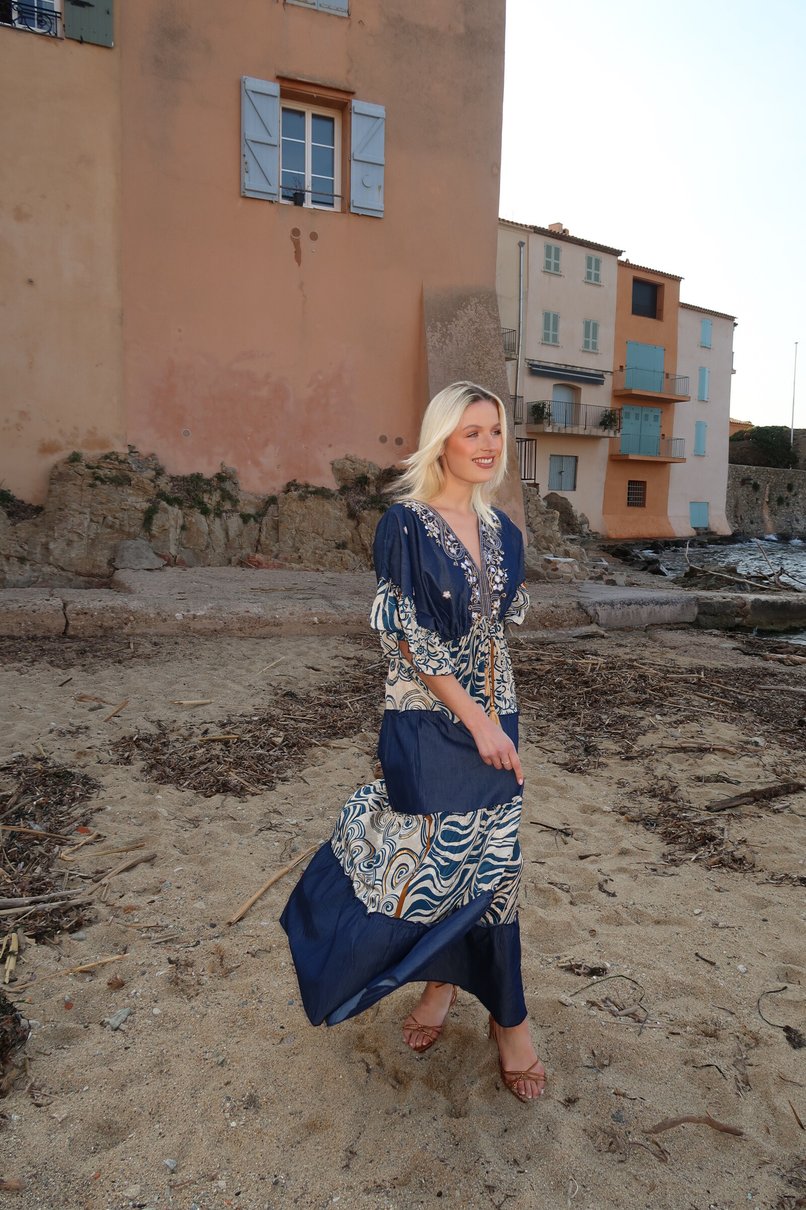 Wholesaler Last Queen - Long -colored print dress and bohemian -style v collar