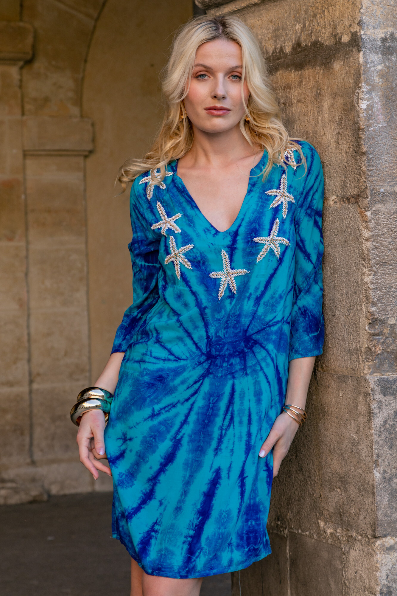 Grossiste Last Queen - Robe mi-longue tie and dye , broderie en étoile de mer