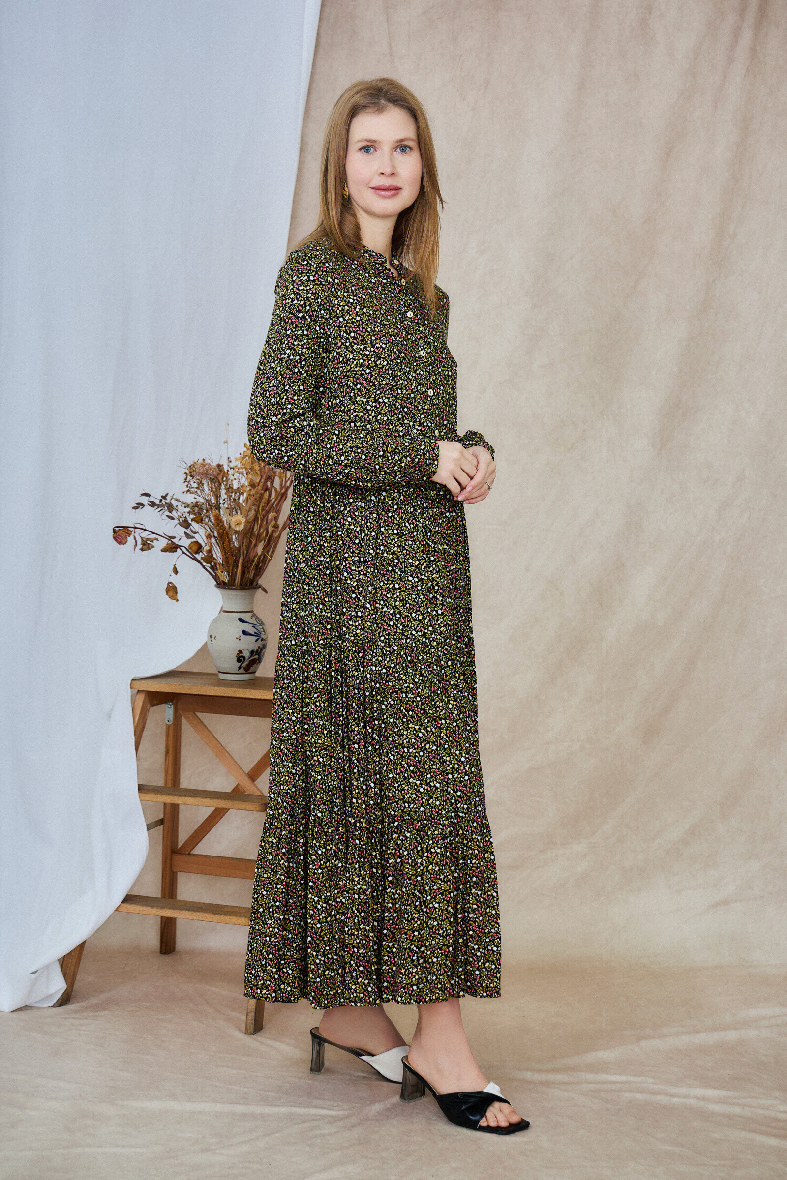 Vestido largo estilo camisero estampado, corte holgado y frunces - Negro - 4 - formato grande