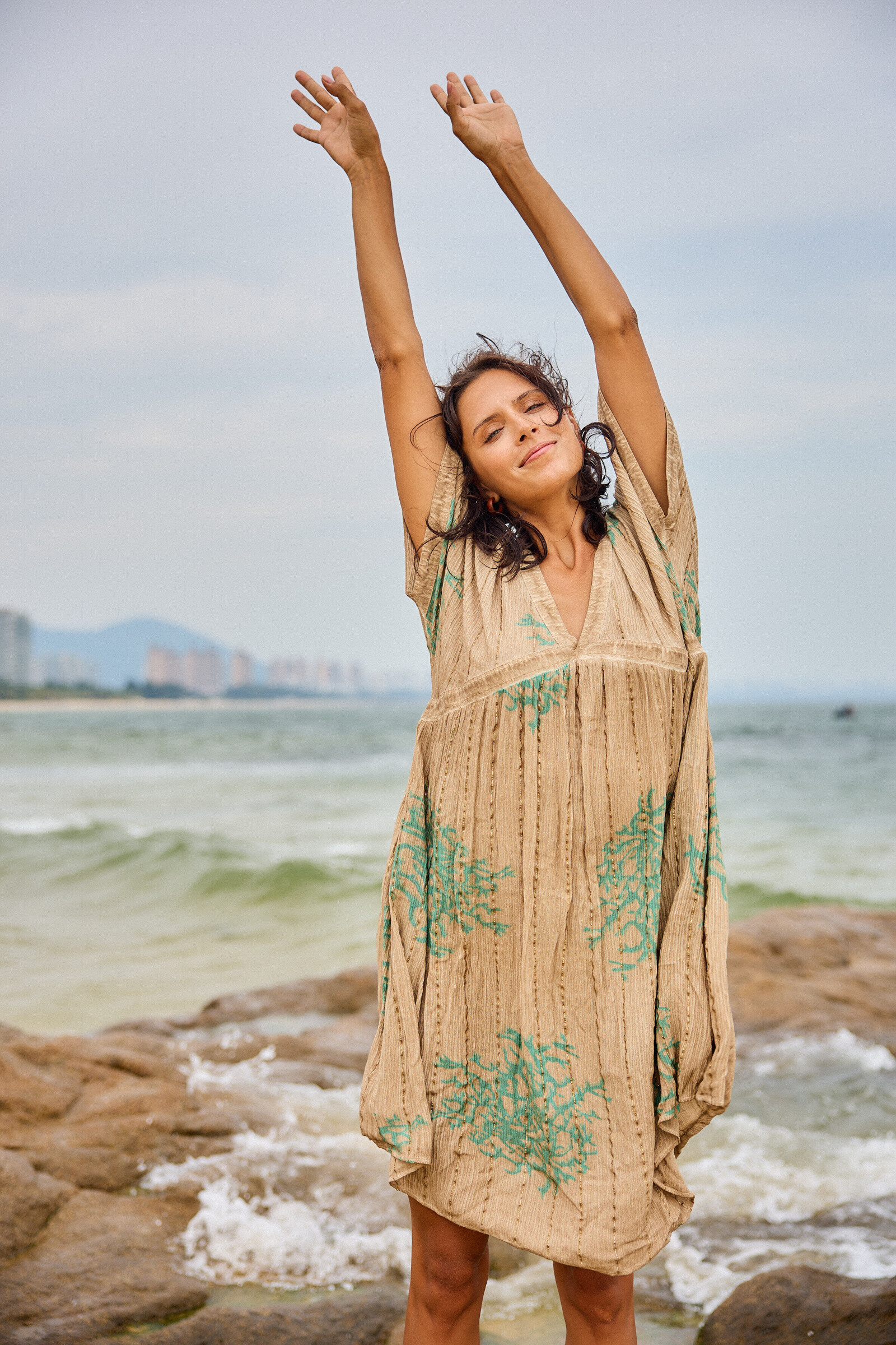 Grossiste Last Queen - Robe mi-longue à imprimé corail  , style délavé avec Lurex, coupe évasée