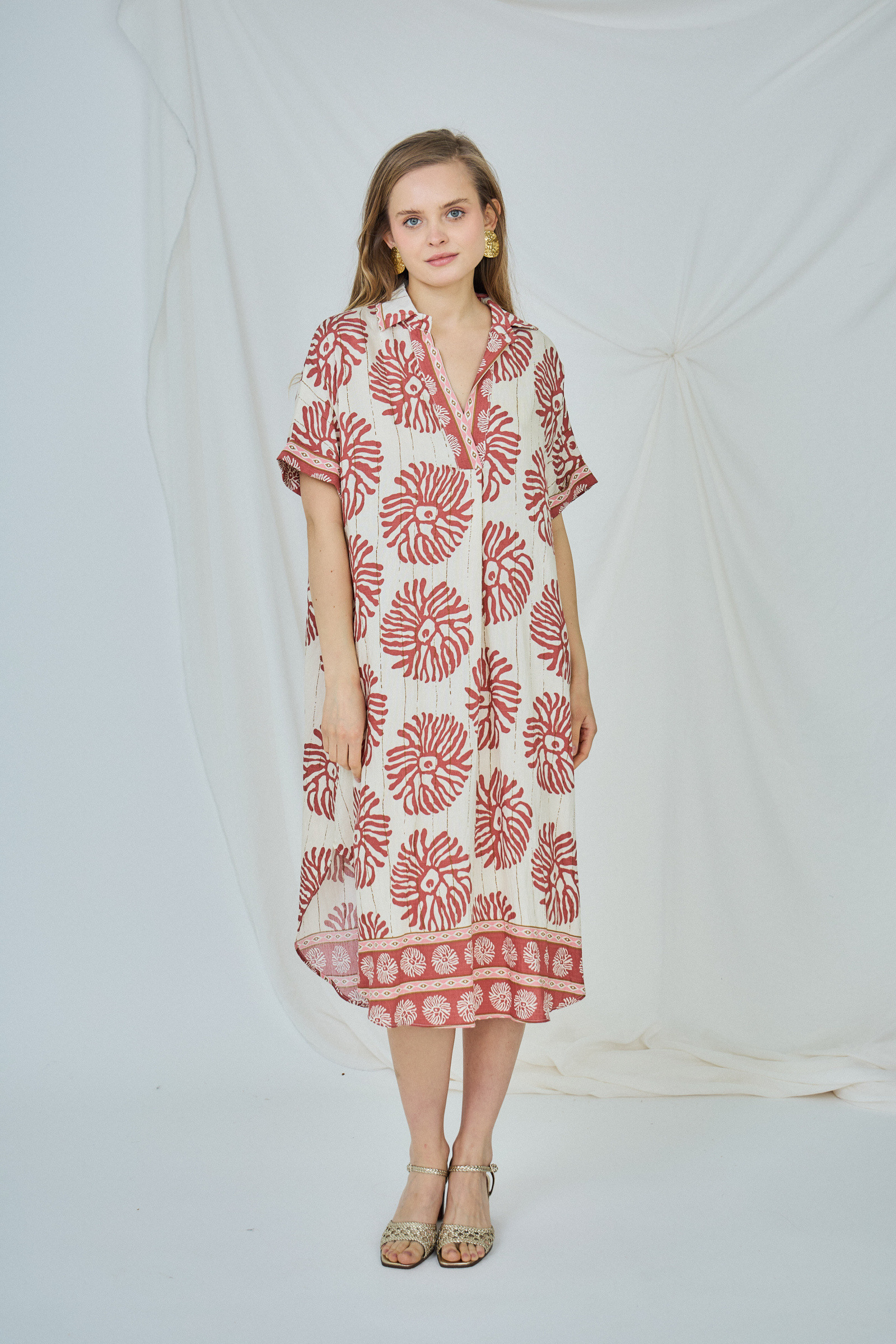 Grossiste Last Queen - Robe chemise à imprimé, coupe évasée avec col chemise avec poches invisibles