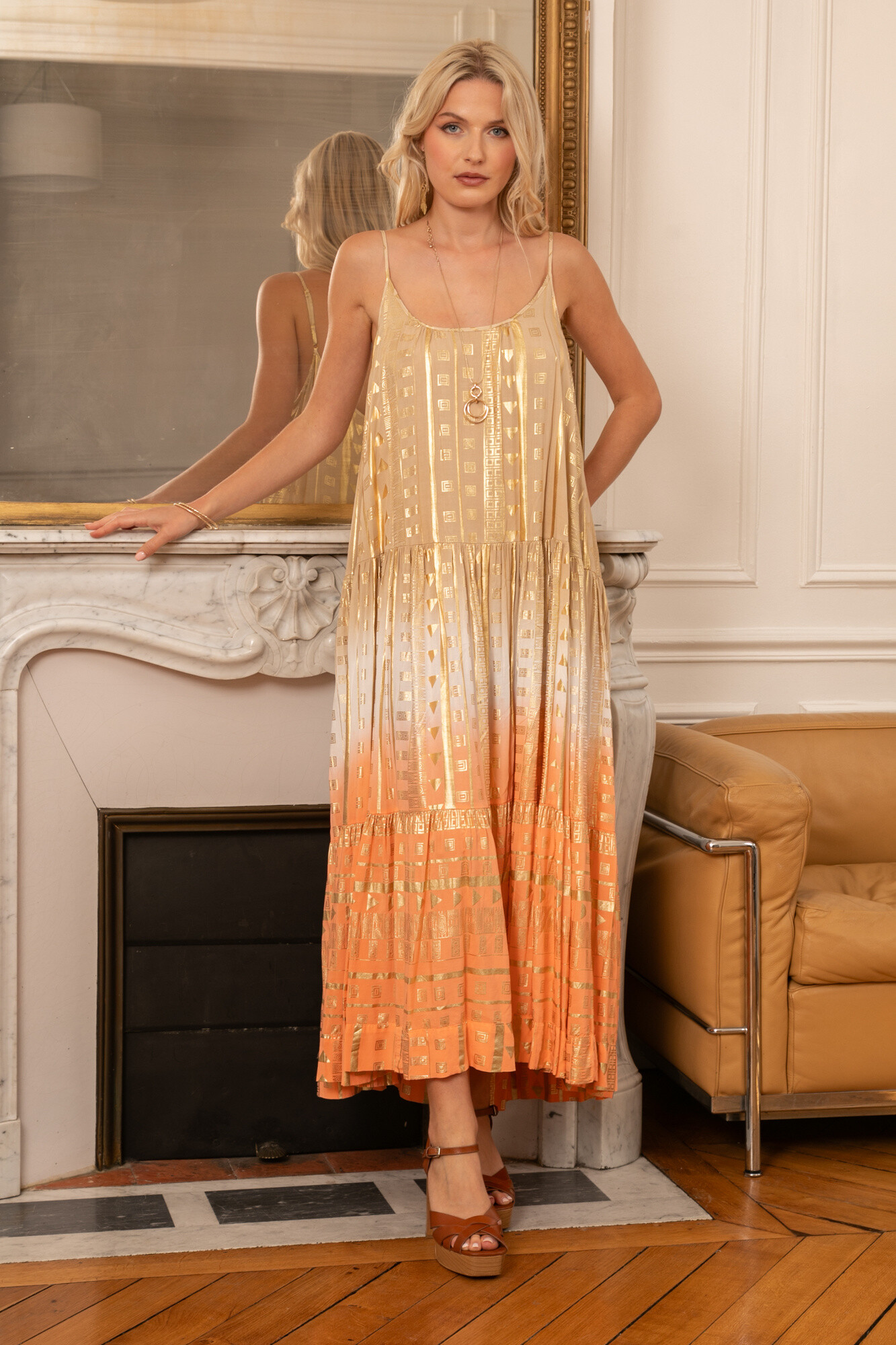 Grossiste Last Queen - Robe longue à imprimé dorure avec fine bretelles, coupe évasée