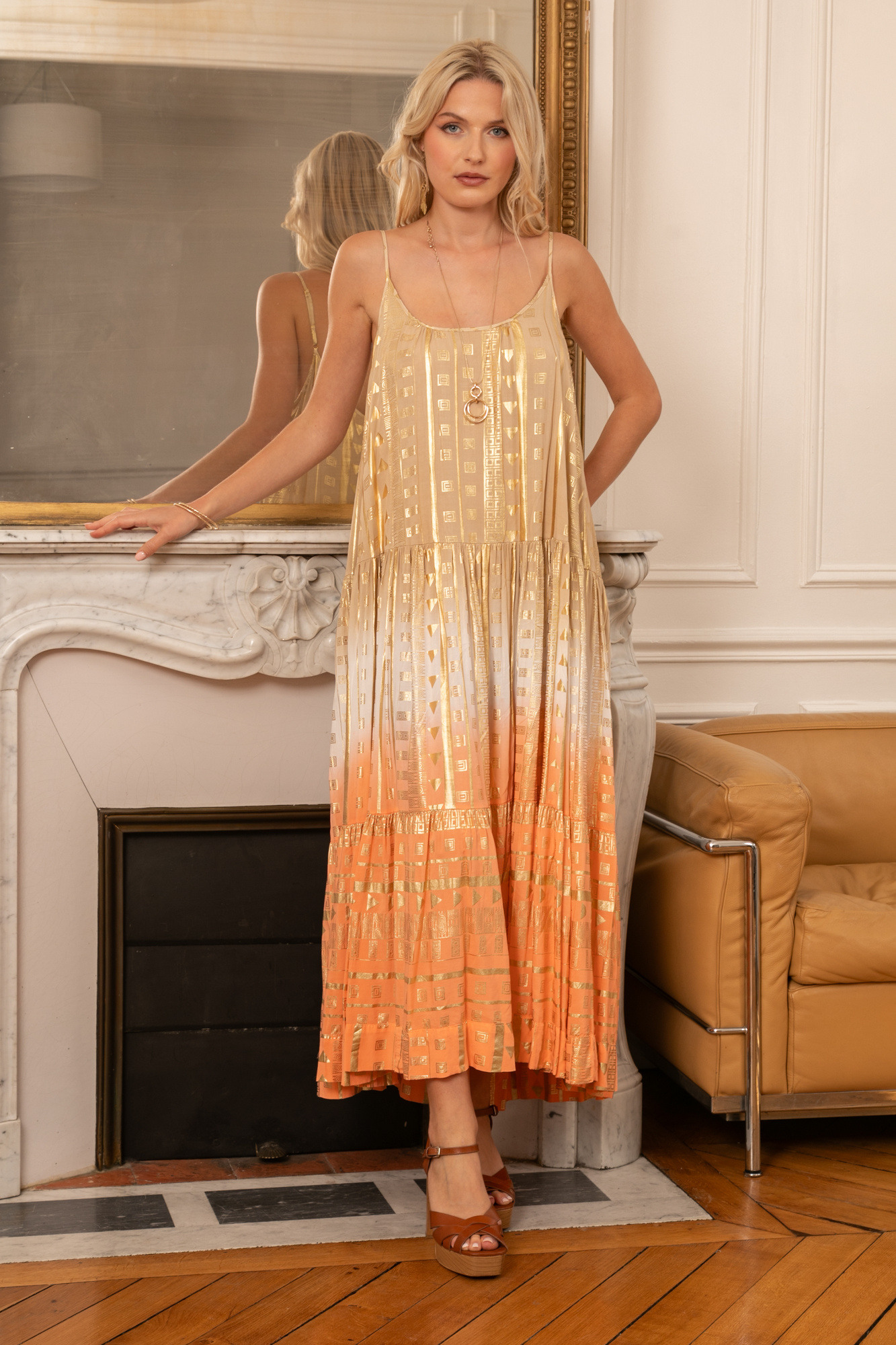 Grossiste Last Queen - Robe longue à imprimé dorure avec fine bretelles, coupe évasée